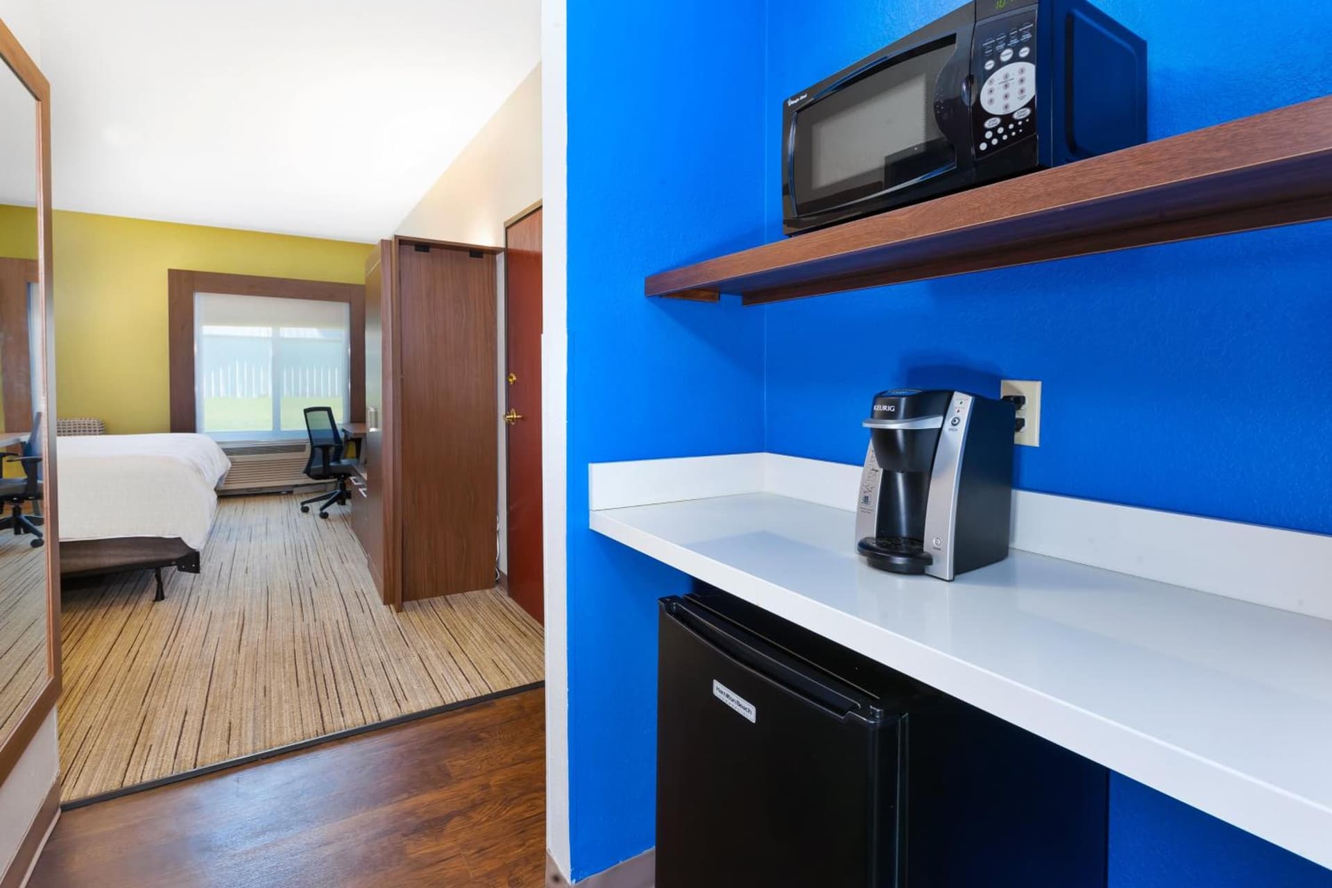 Holiday Inn Express and Suites Three Rivers by IHG gallery photo in Three Rivers, MI — image 28
