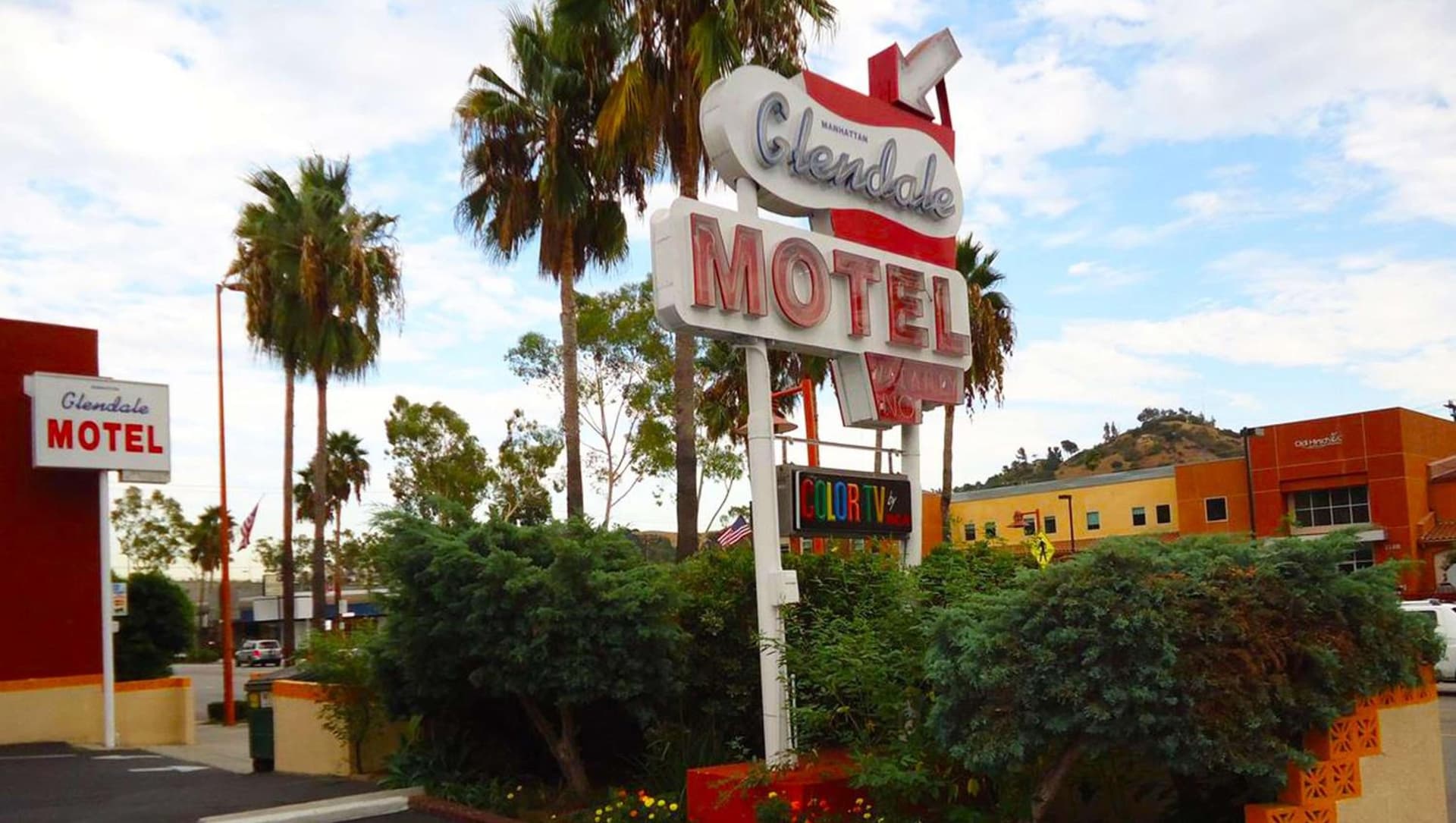 Motel 6 Glendale CA Pasadena Burbank Los Angeles featured exterior or lobby in Glendale, CA — similar hotel