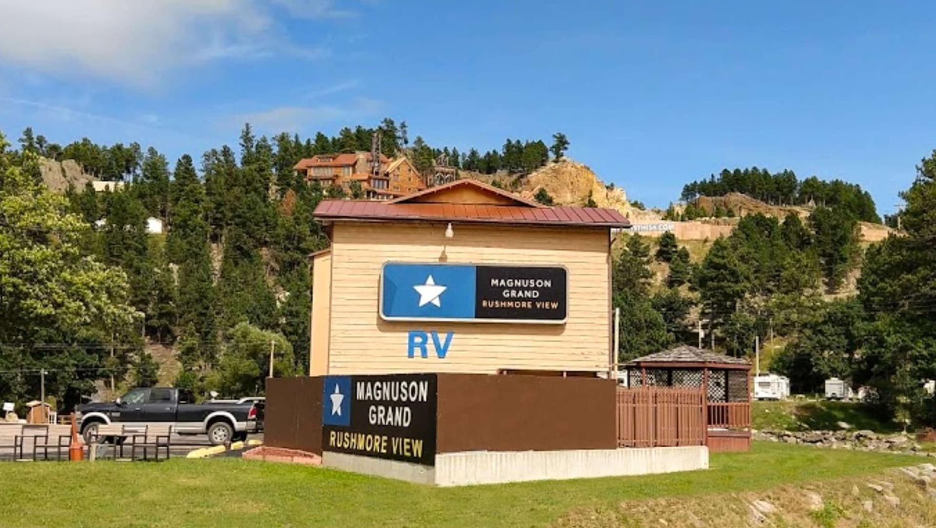 Magnuson Grand Rushmore View interior in Keystone, SD — gallery photo 2