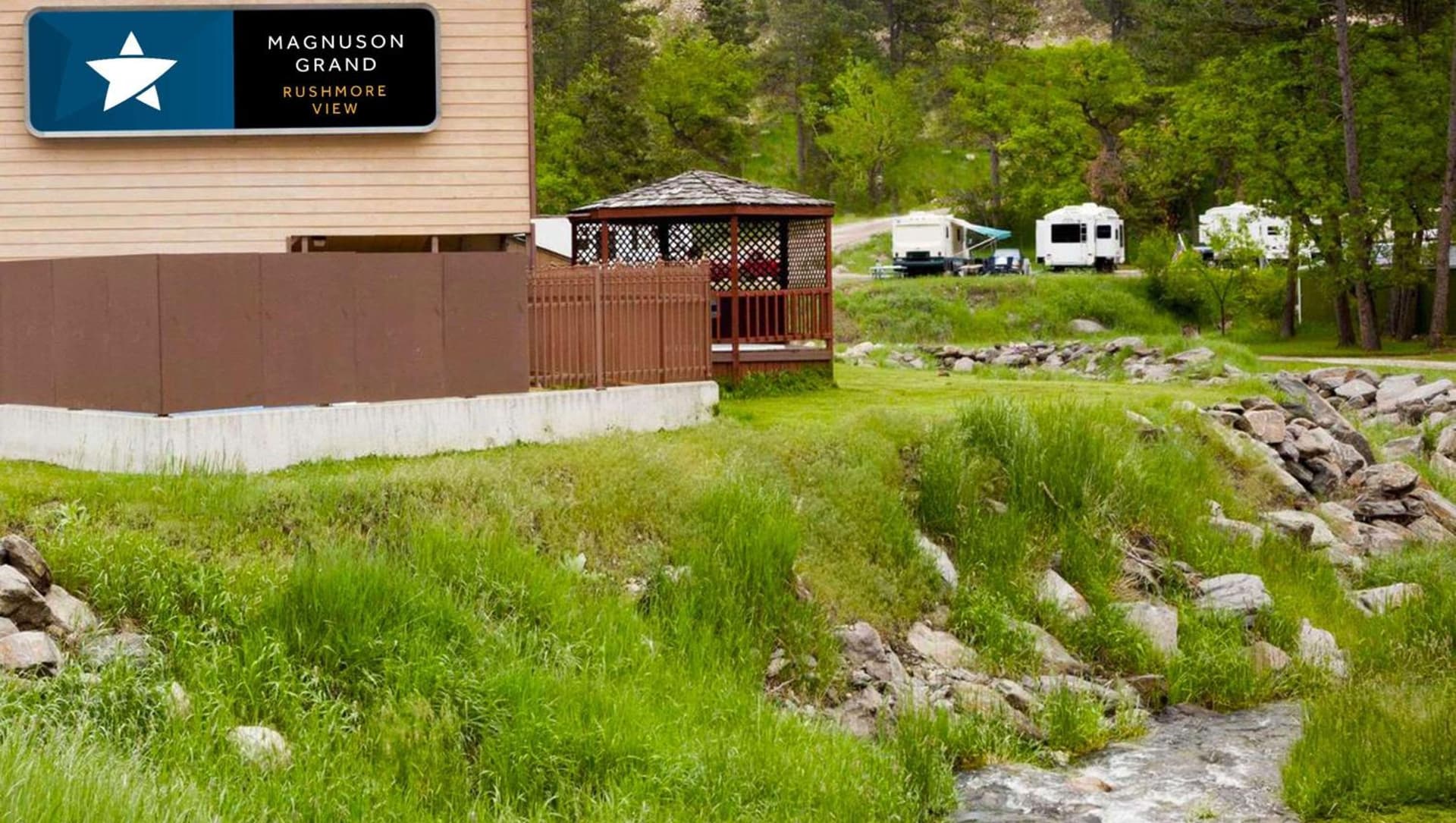 Magnuson Grand Rushmore View property views in Keystone, SD — gallery photo 3