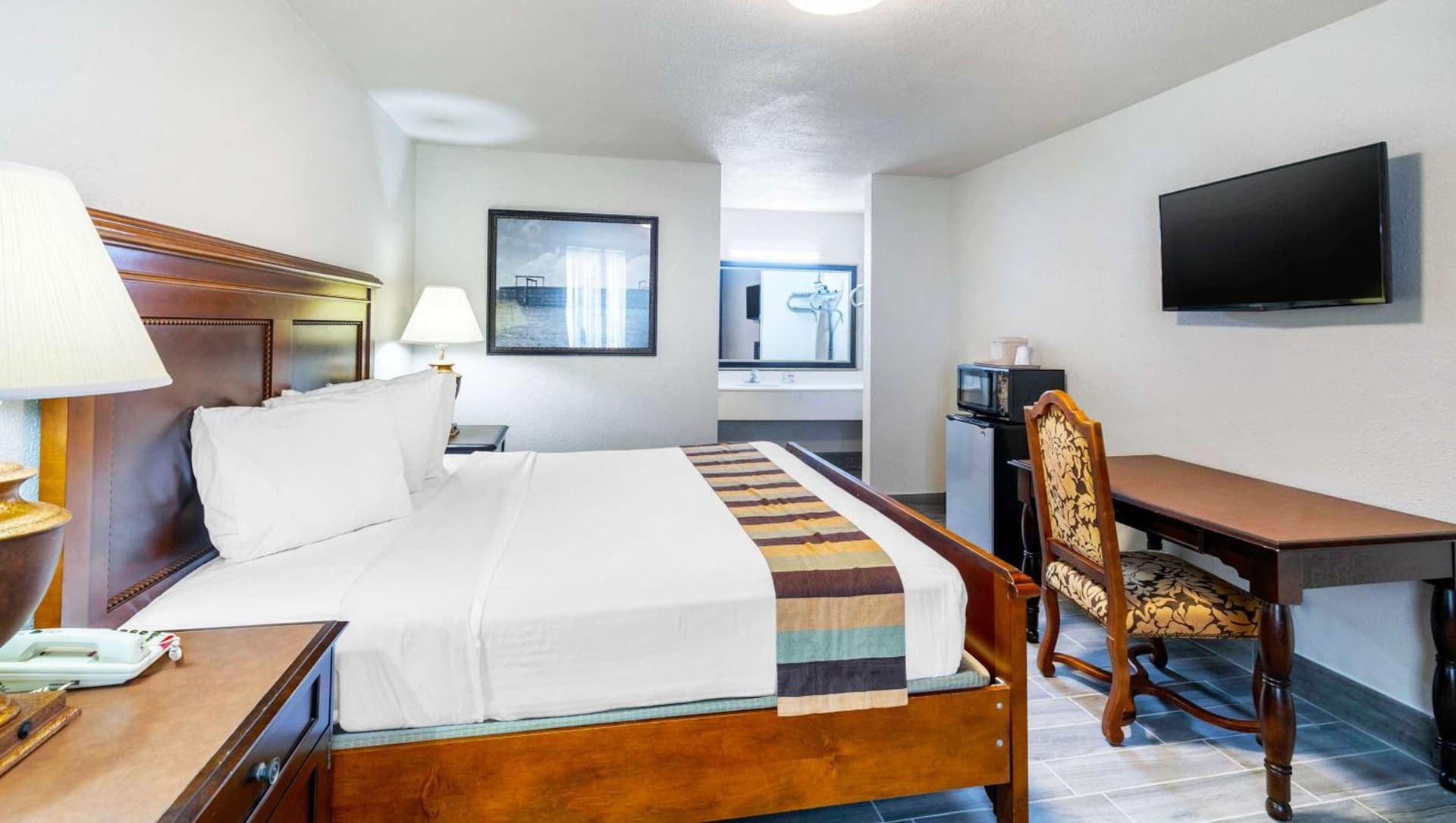 Magnuson Grand Hotel and Conference Center Tyler gallery photo in Tyler, TX — image 24
