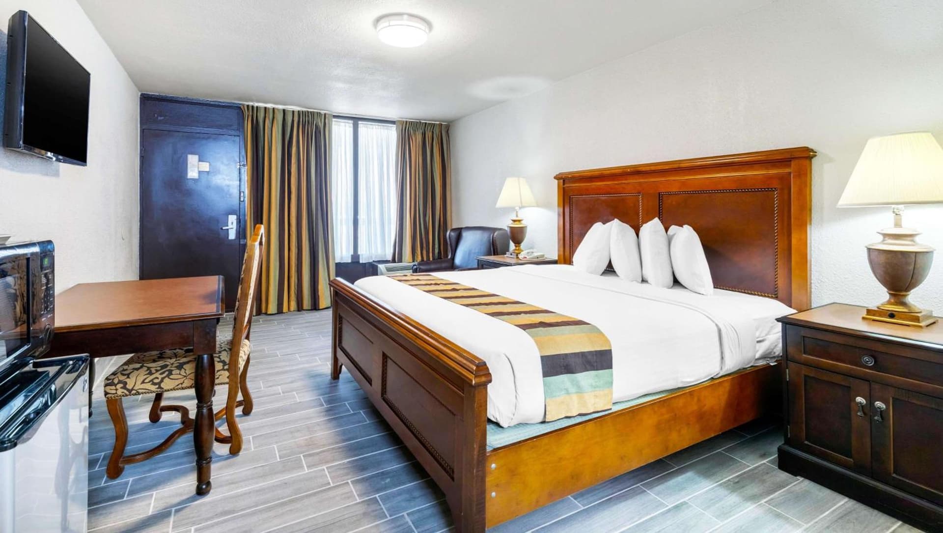 Magnuson Grand Hotel and Conference Center Tyler gallery photo in Tyler, TX — image 42