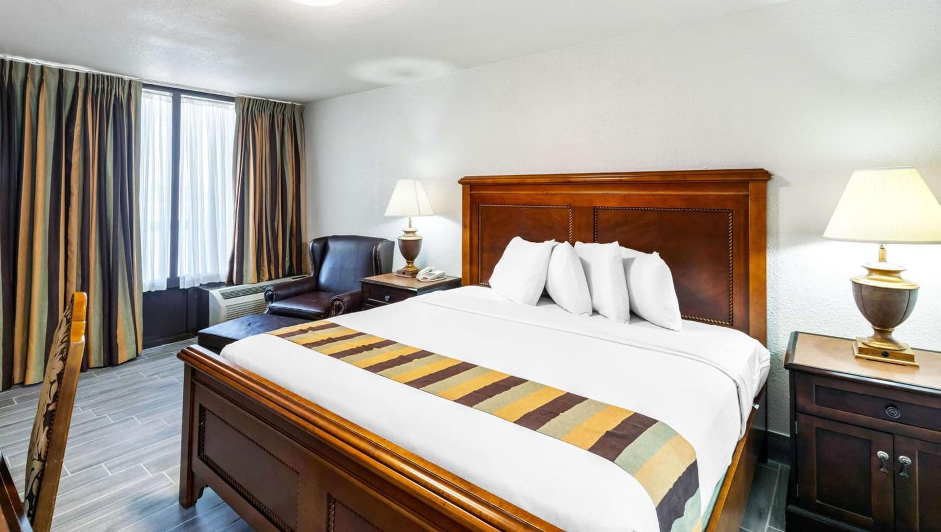 Magnuson Grand Hotel and Conference Center Tyler gallery photo in Tyler, TX — image 15