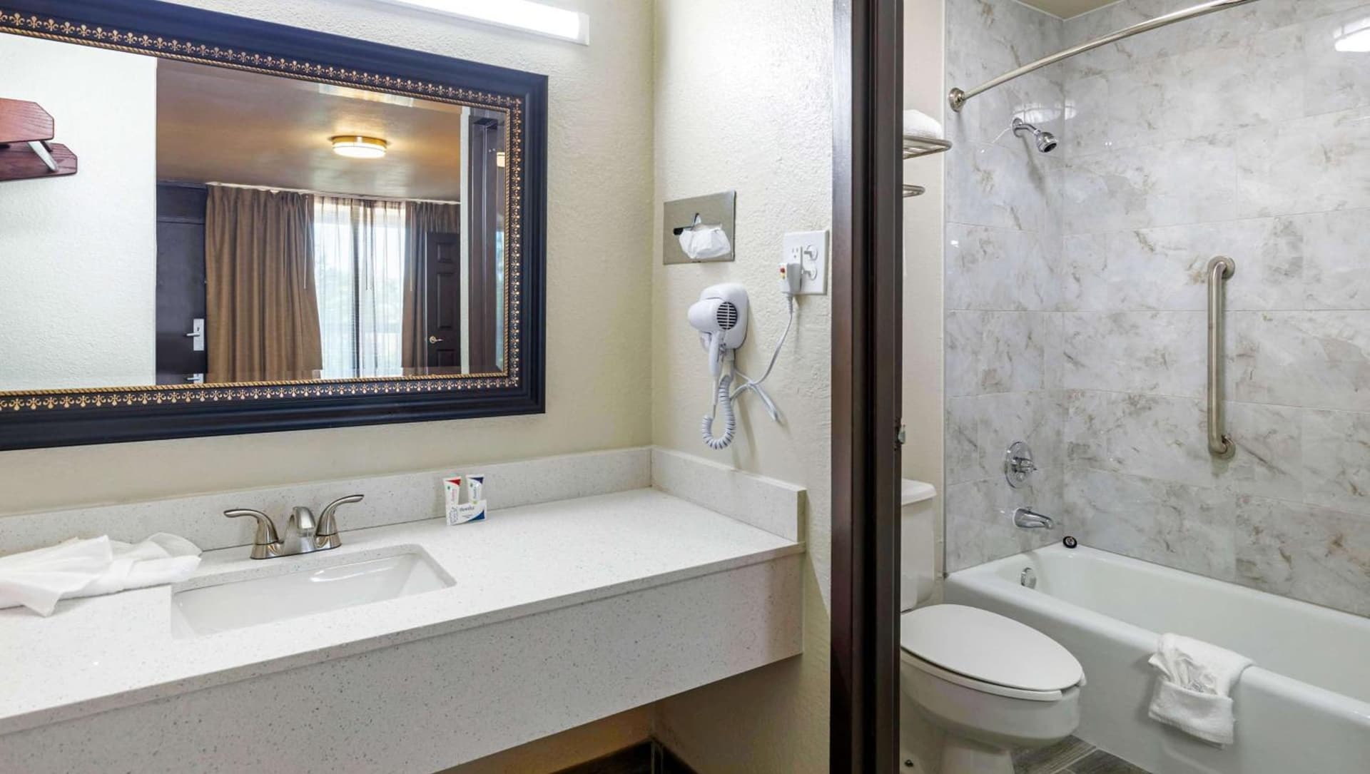 Magnuson Grand Hotel and Conference Center Tyler gallery photo in Tyler, TX — image 20