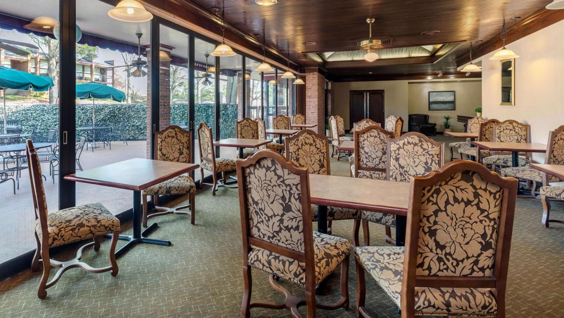 Magnuson Grand Hotel and Conference Center Tyler gallery photo in Tyler, TX — image 9