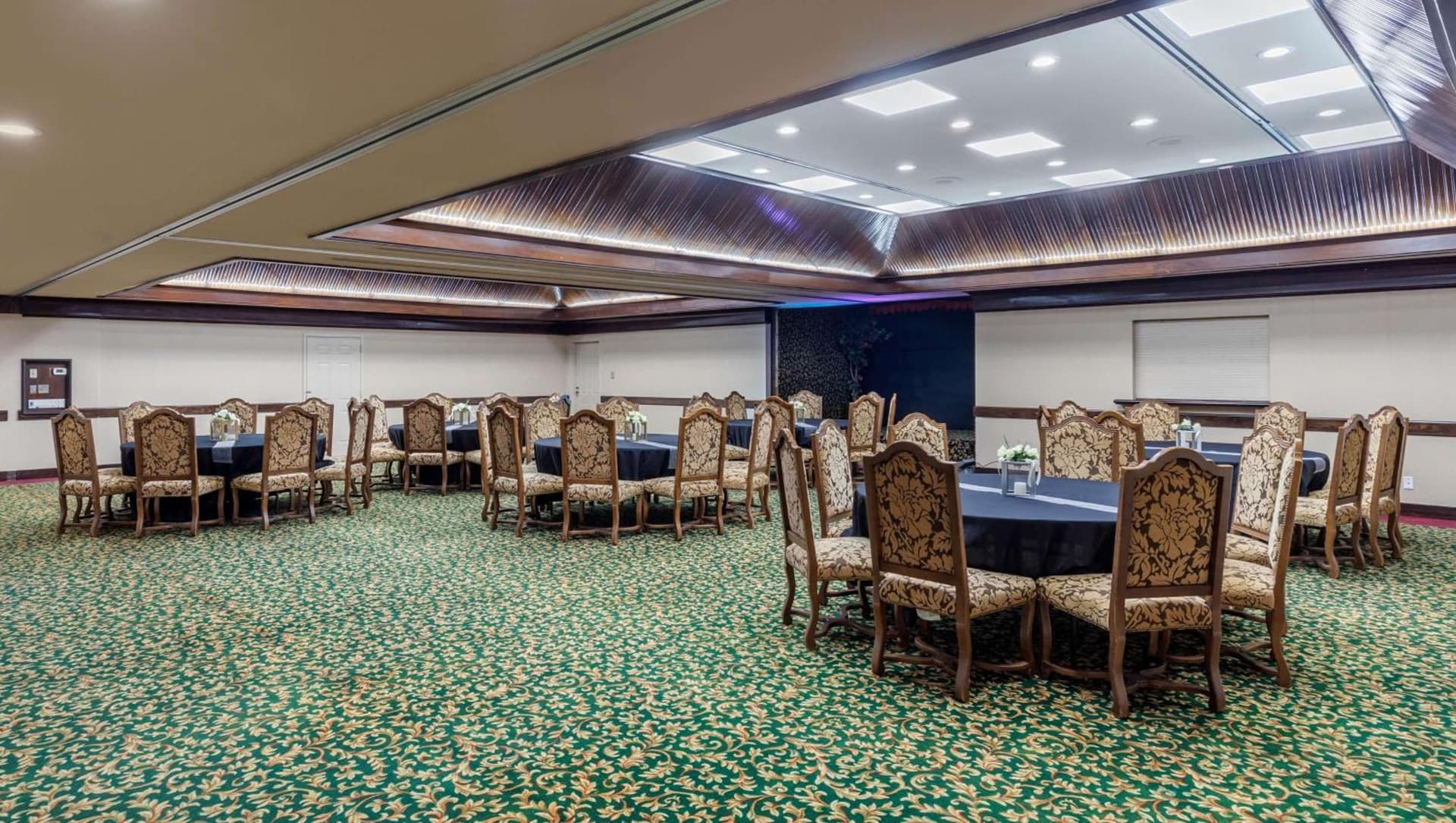 Magnuson Grand Hotel and Conference Center Tyler gallery photo in Tyler, TX — image 48