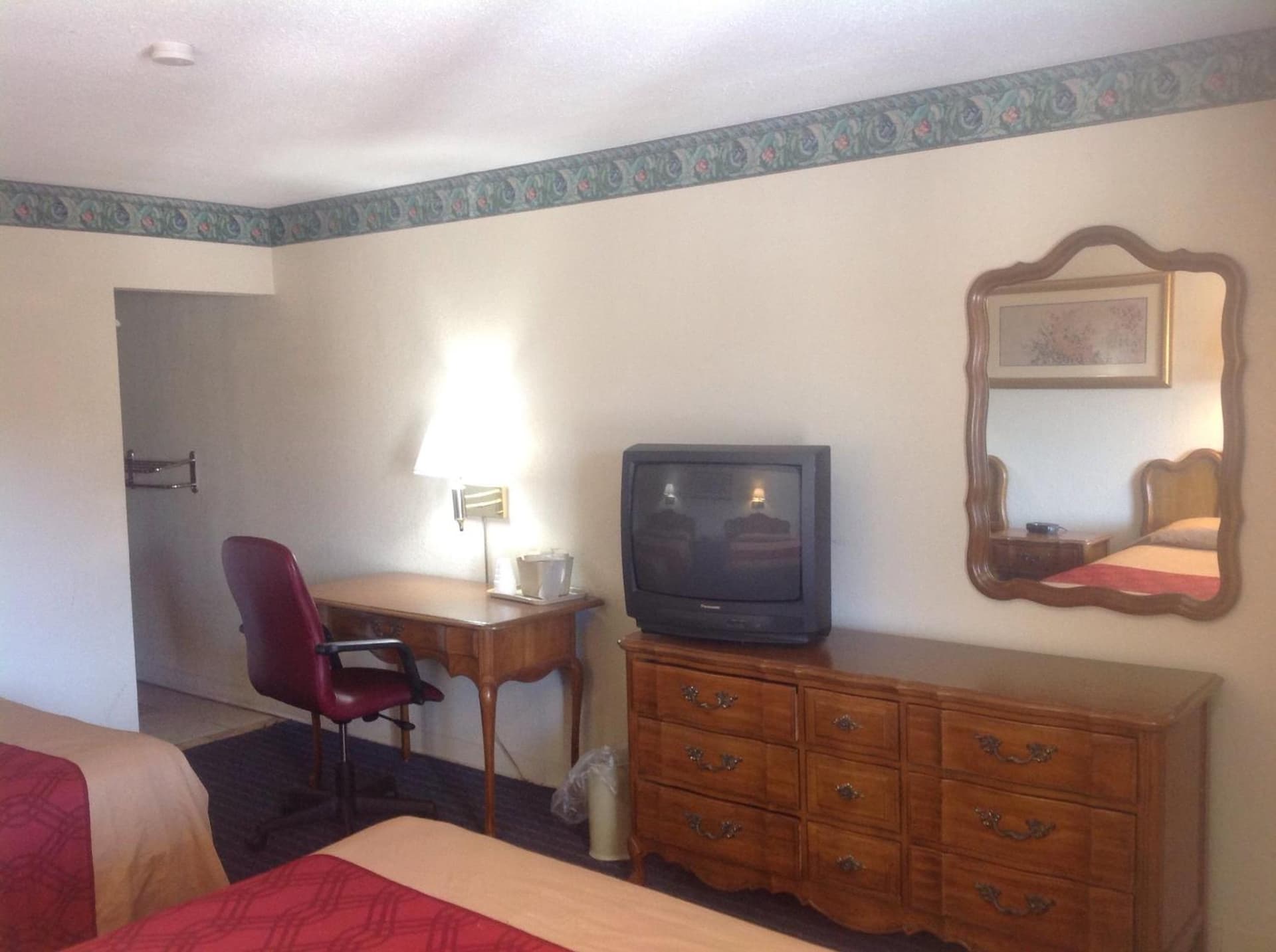New Haven Inn interior in New Haven, CT — gallery photo 2