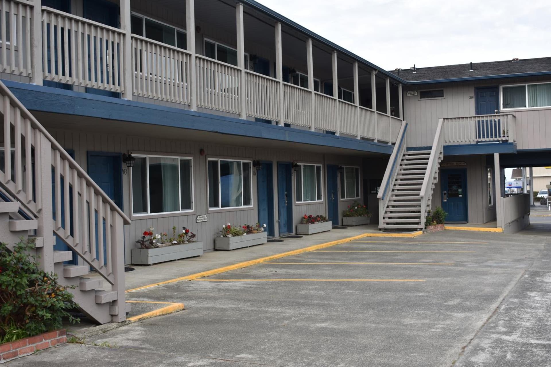 Lighthouse Cove Inn featured exterior or lobby in Bandon, OR — similar hotel