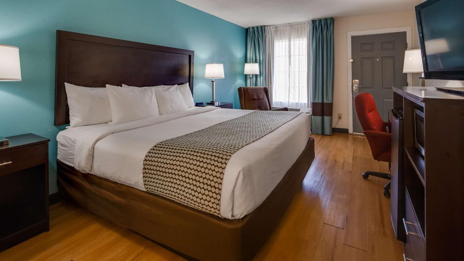 SureStay Plus Hotel by Best Western Asheboro property views in Asheboro, NC — gallery photo 3