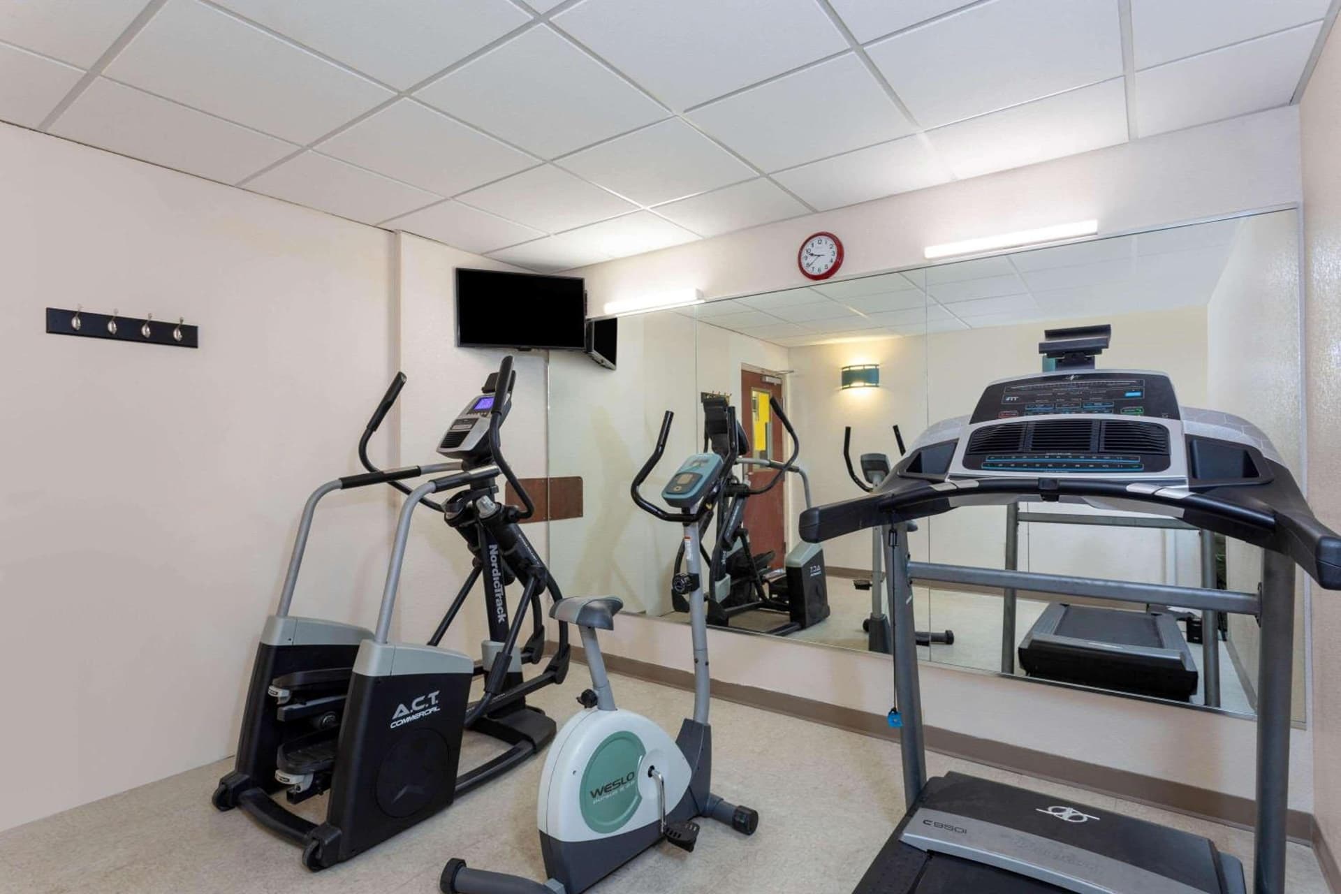 Ramada by Wyndham Panama City interior in Panama City, FL — gallery photo 2
