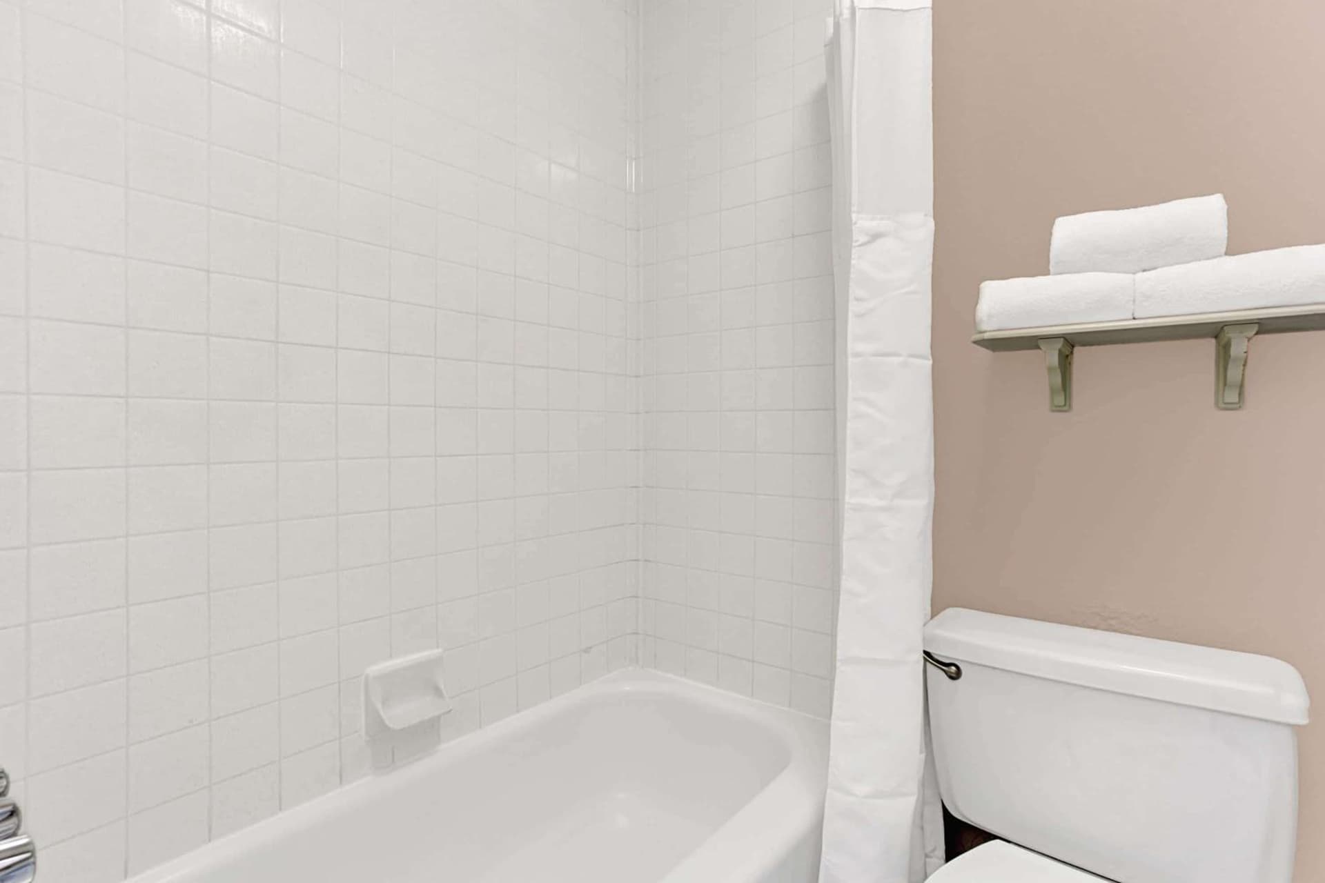 Days Inn by Wyndham Tucson City Center property views in Tucson, AZ — gallery photo 3