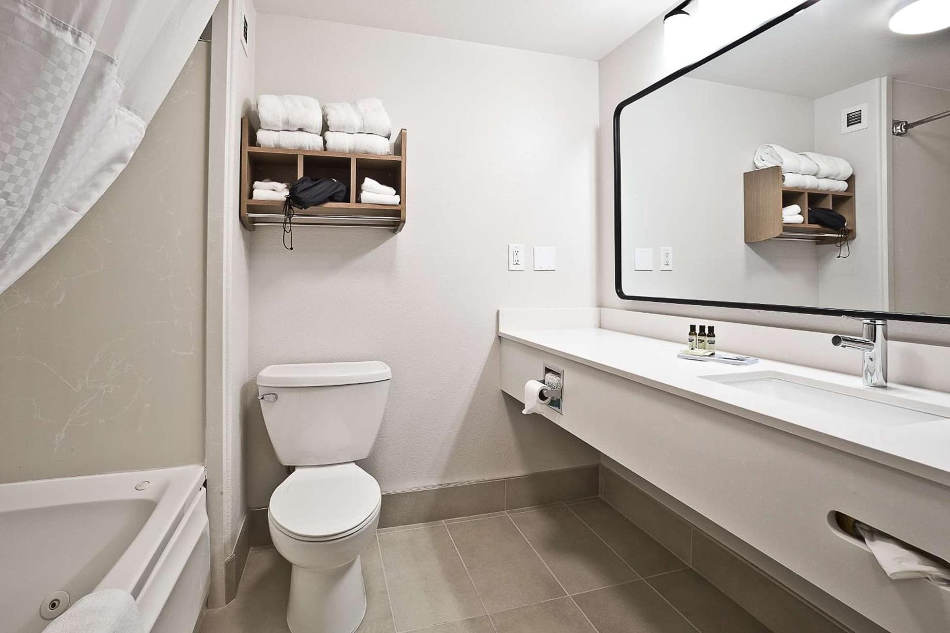 Hawthorn Suites by Wyndham-Oakland/Alameda gallery photo in Alameda, CA — image 32