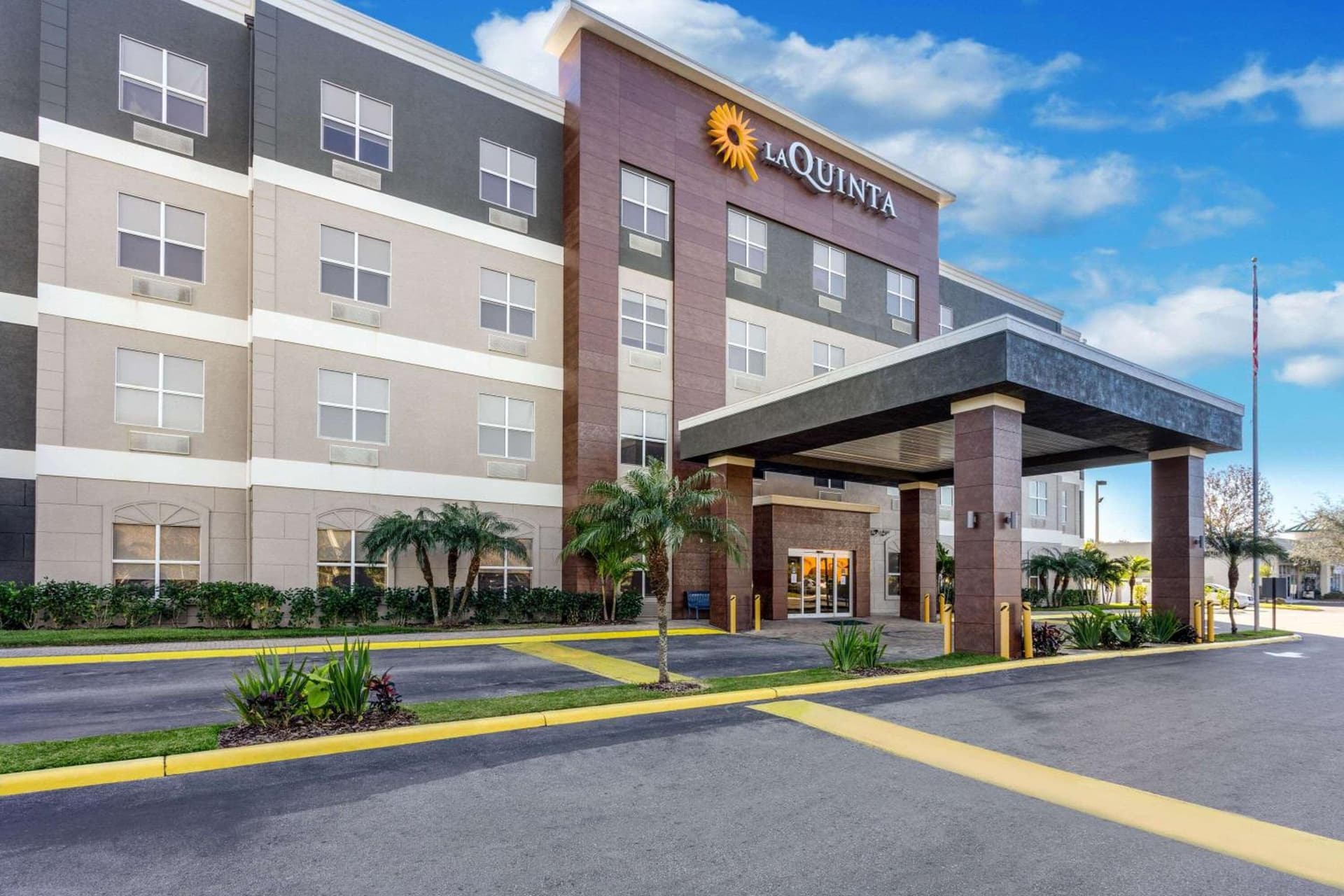 La Quinta by Wyndham Tampa Central featured exterior or lobby in Tampa, FL — similar hotel