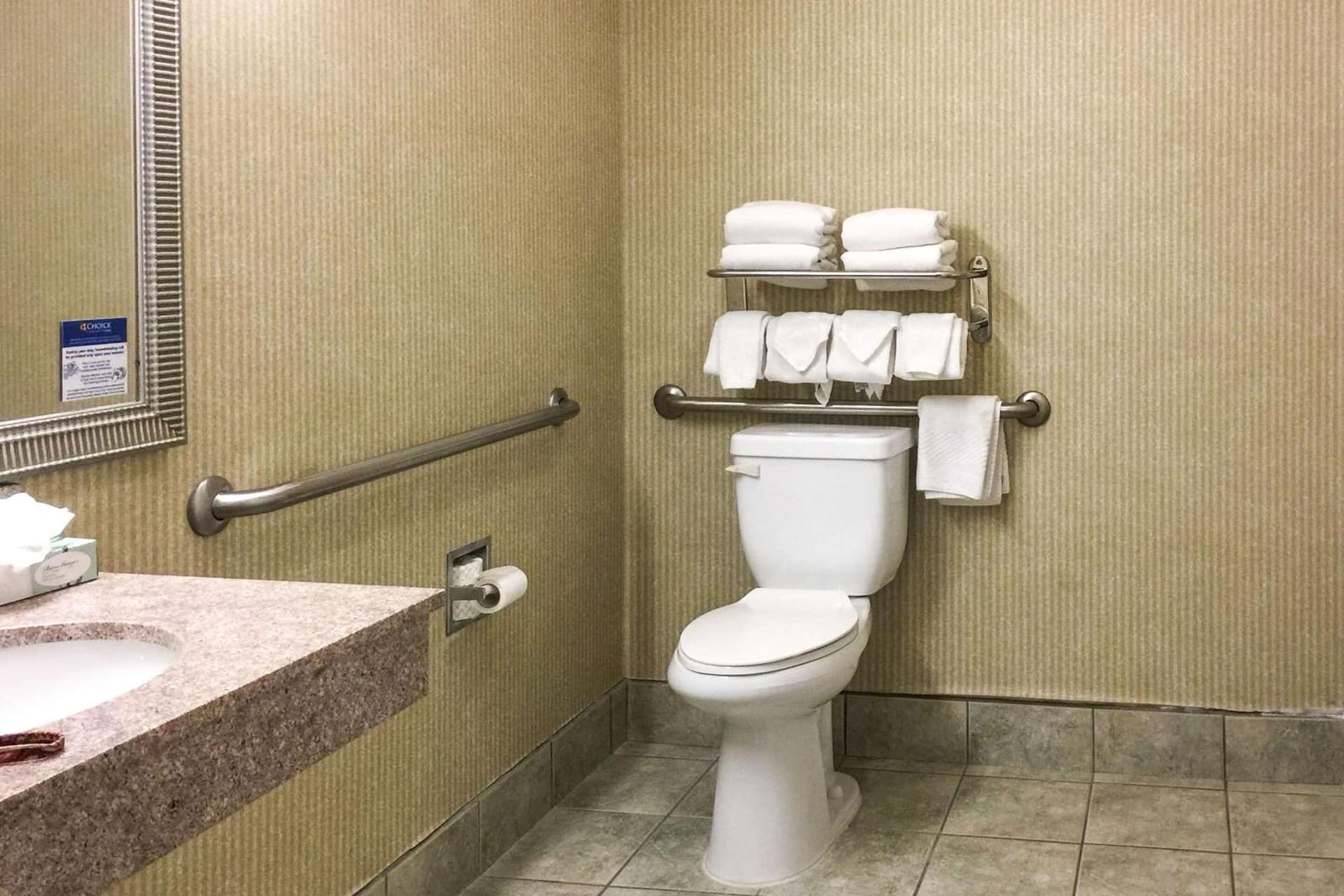 Quality Inn & Suites Oceanside Near Camp Pendleton gallery photo in Oceanside, CA — image 9