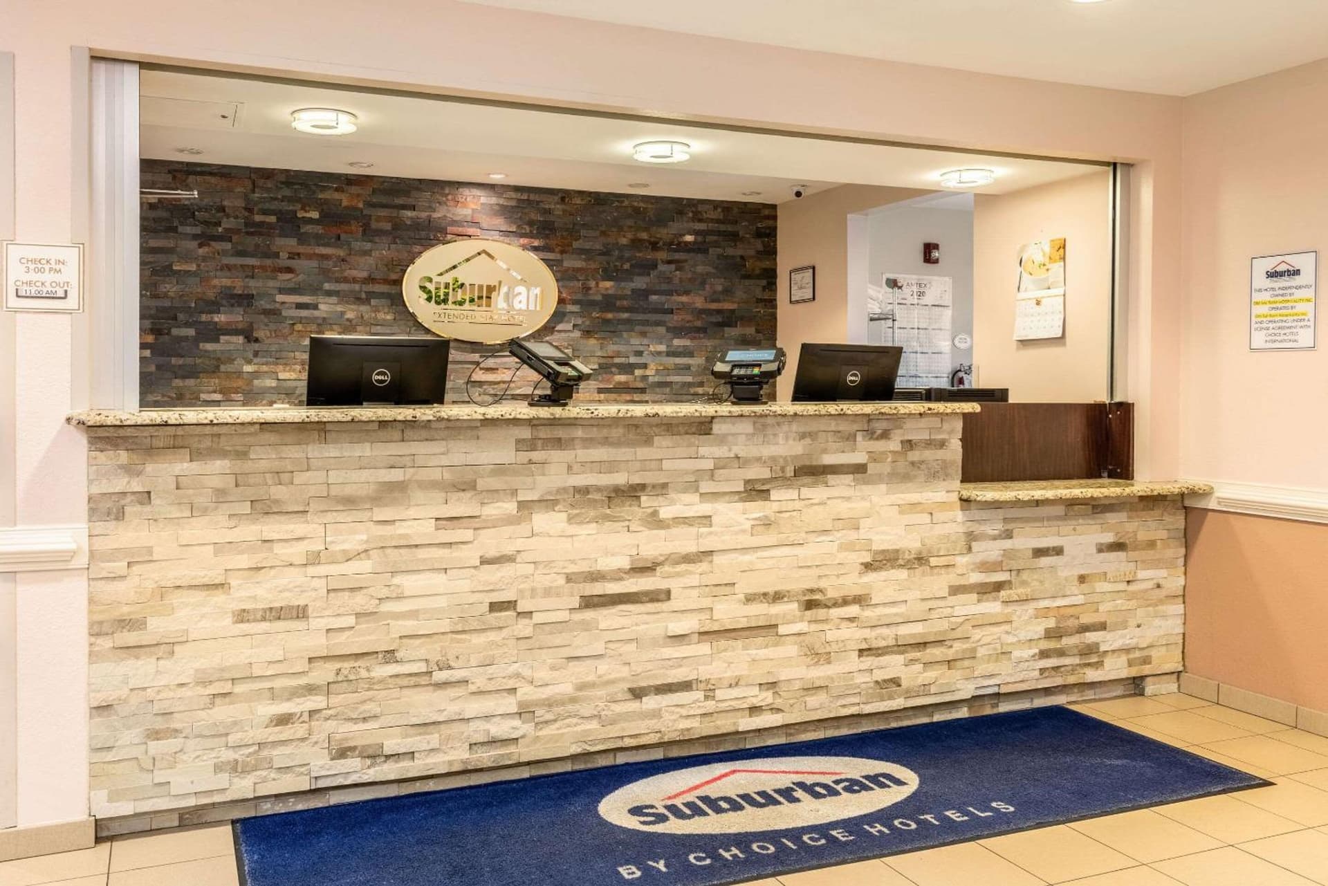 Suburban Studios Near Camp Lejeune property views in Jacksonville, NC — gallery photo 3