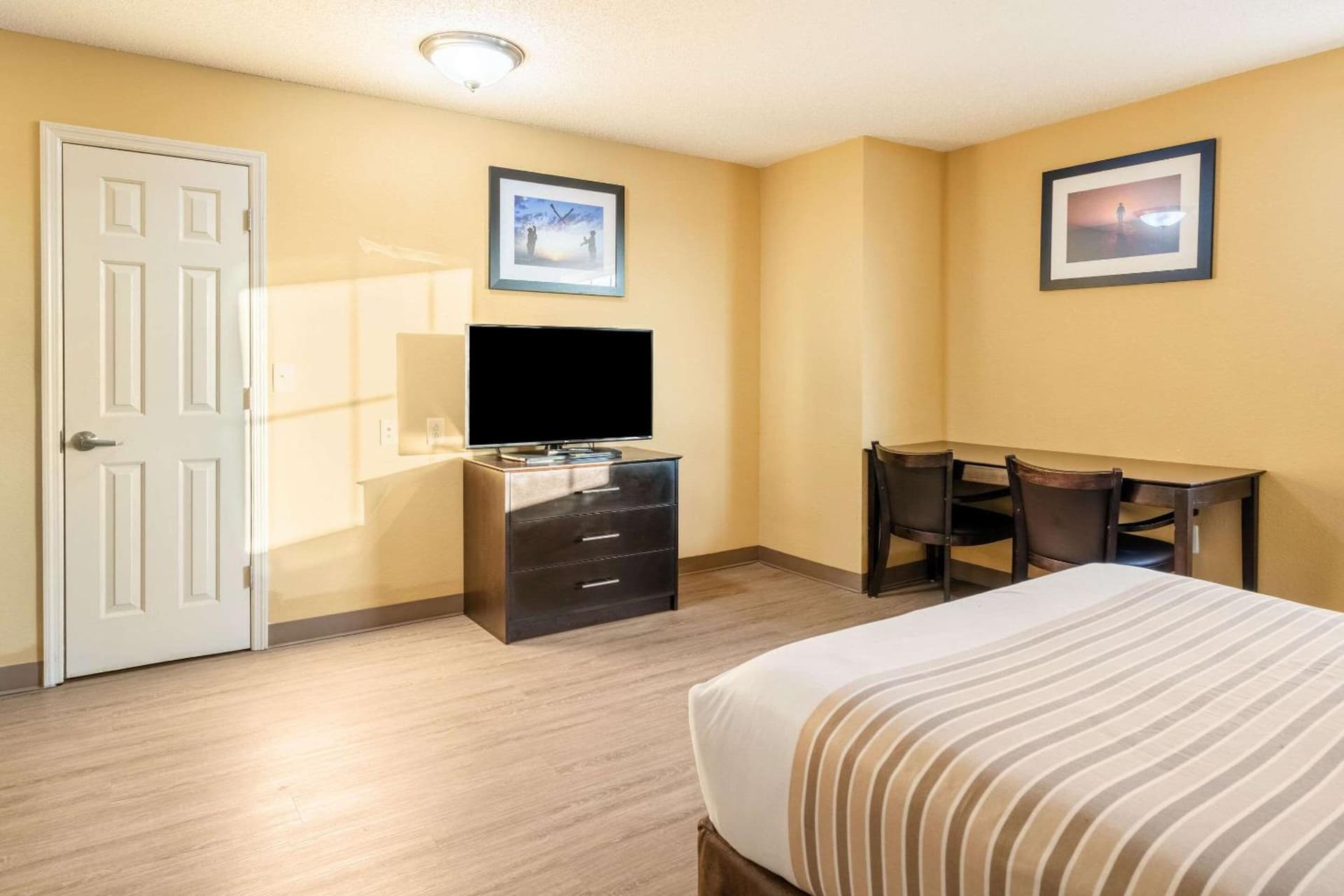 Suburban Studios Near Camp Lejeune gallery photo in Jacksonville, NC — image 4
