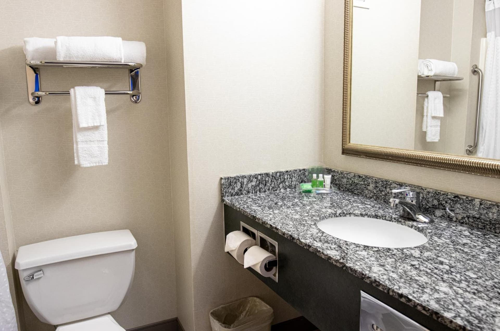 Holiday Inn Seattle DWTN Lake Union by IHG property views in Seattle, WA — gallery photo 3