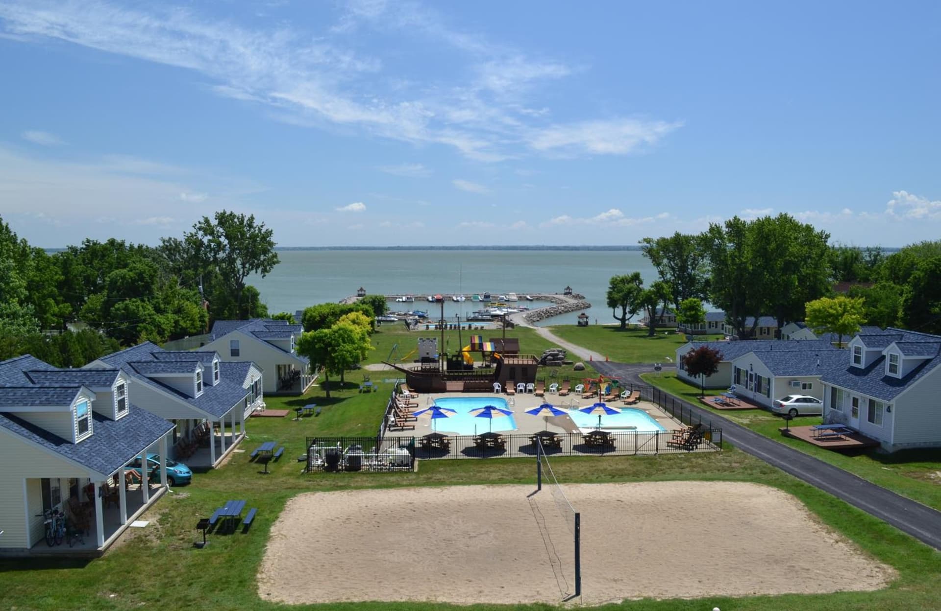 South Beach Resort Hotel gallery photo in Marblehead, OH — image 19
