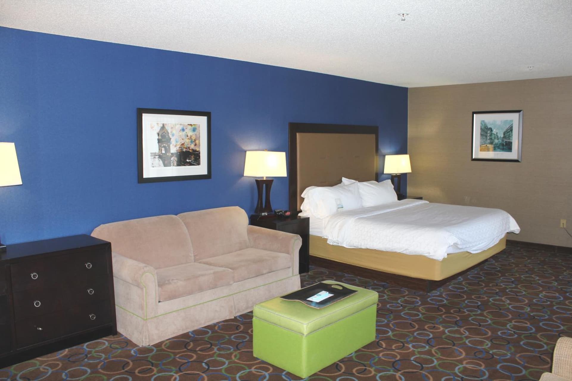 Holiday Inn Express Hotel & Suites Manchester - Airport by IHG property views in Manchester, NH — gallery photo 3