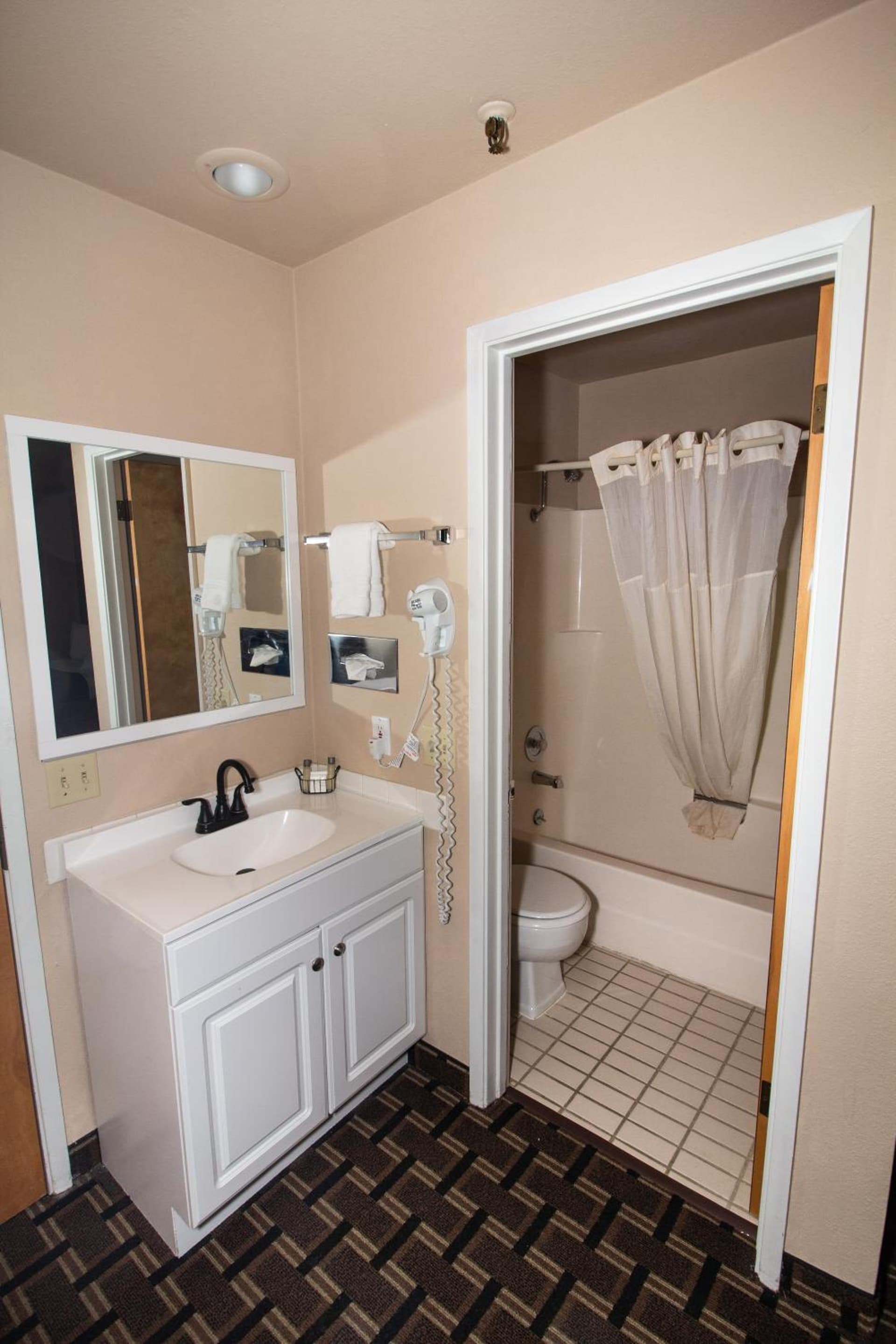 FairBridge Inn - Coeur d'Alene gallery photo in Coeur d'Alene, ID — image 31