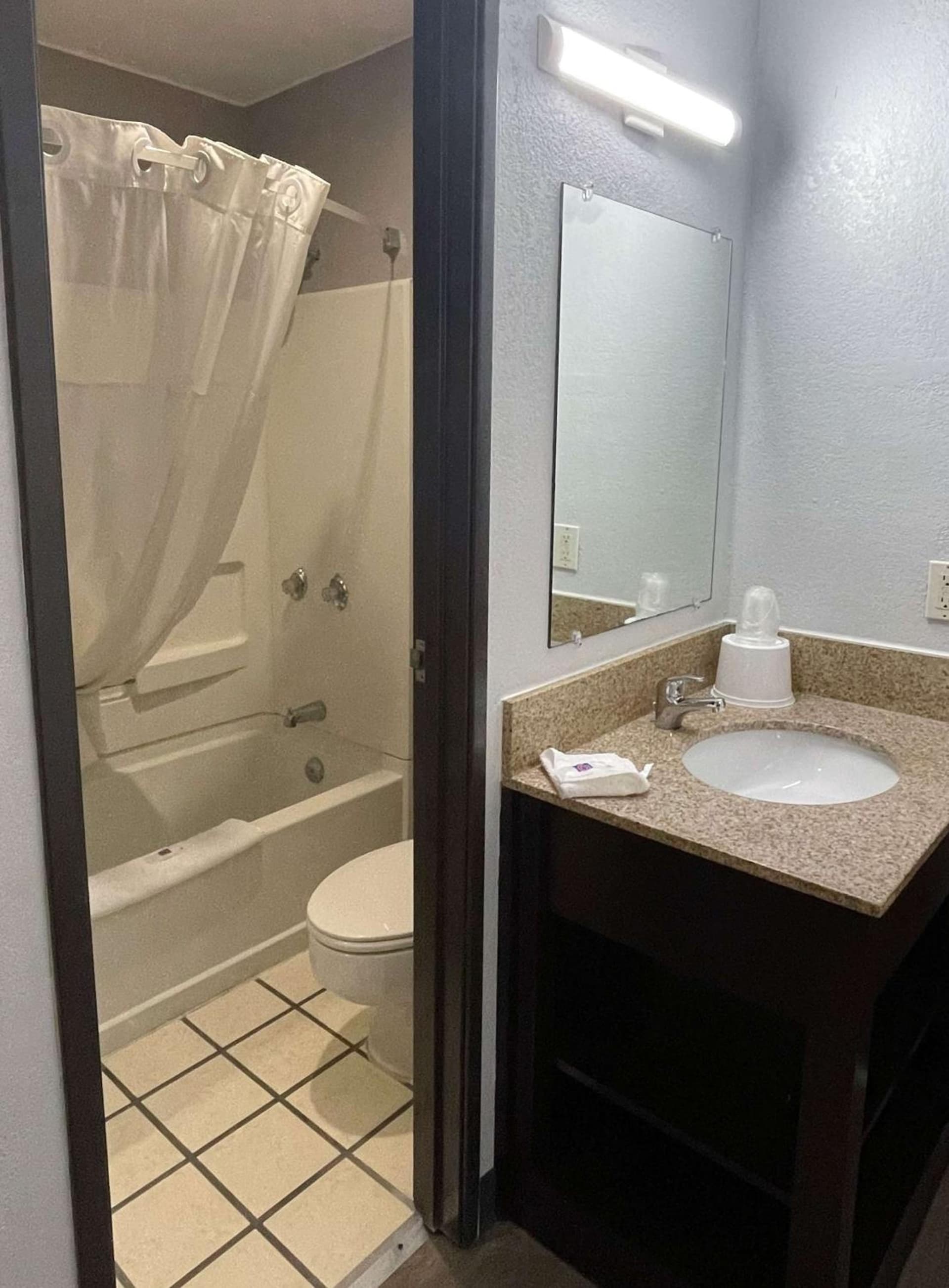 Motel 6-Green Bay, WI - Lambeau gallery photo in Green Bay, WI — image 13