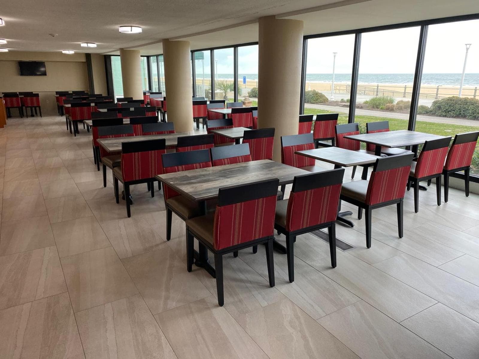 Coastal Hotel & Suites Virginia Beach - Oceanfront gallery photo in Virginia Beach, VA — image 14