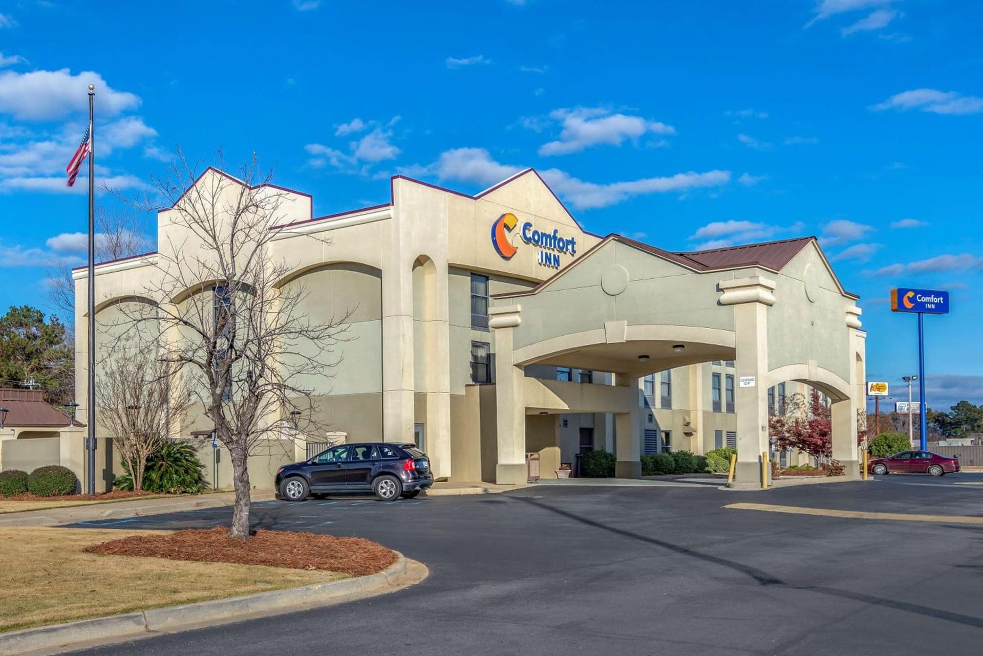 Comfort Inn Opelika - Auburn interior in Opelika, AL — gallery photo 2