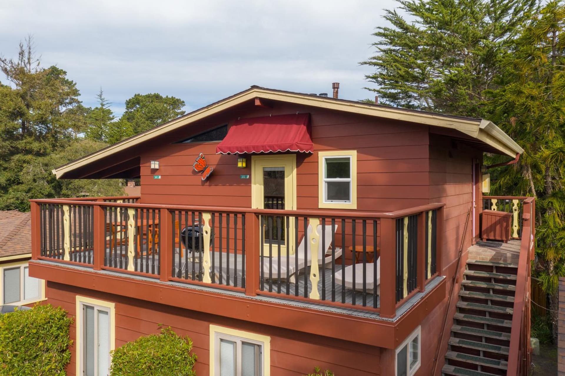 Andril Fireplace Cottages property views in Pacific Grove, CA — gallery photo 3
