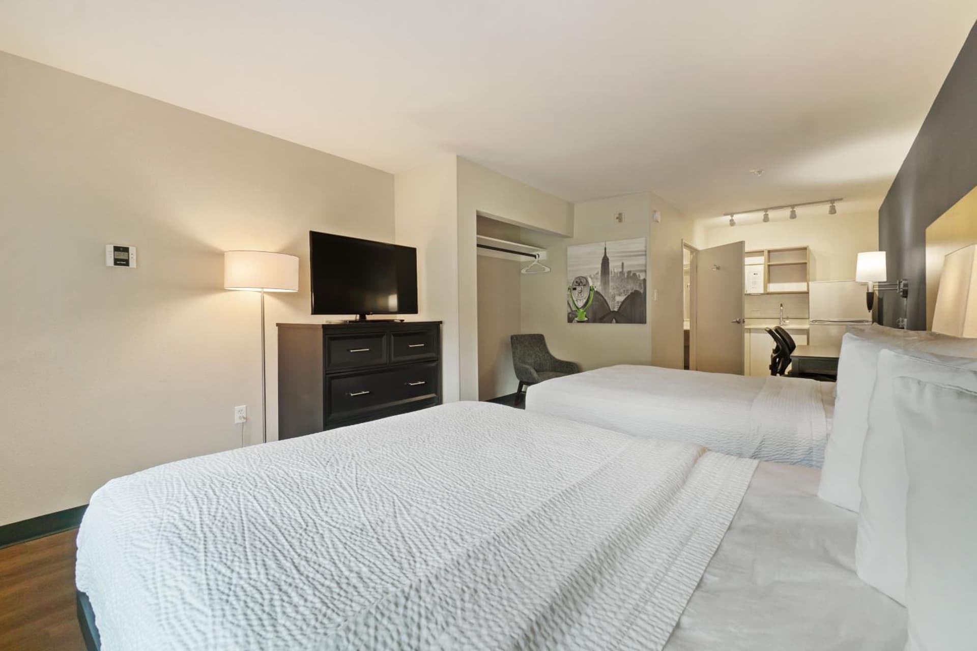 Extended Stay America Suites - San Francisco - San Mateo - SFO interior in San Mateo, CA — gallery photo 2