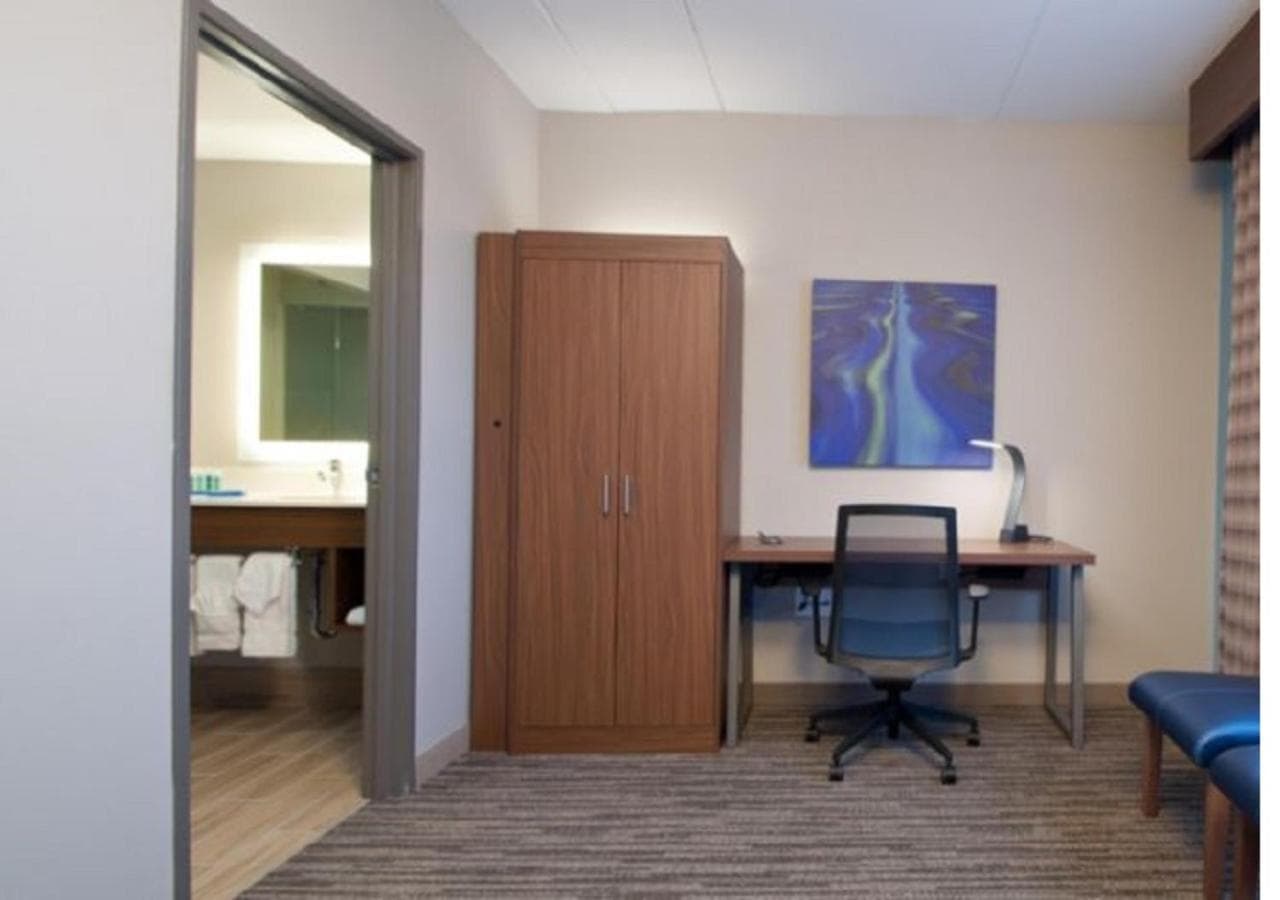 Holiday Inn Express Quantico - Stafford by IHG gallery photo in Stafford, VA — image 18