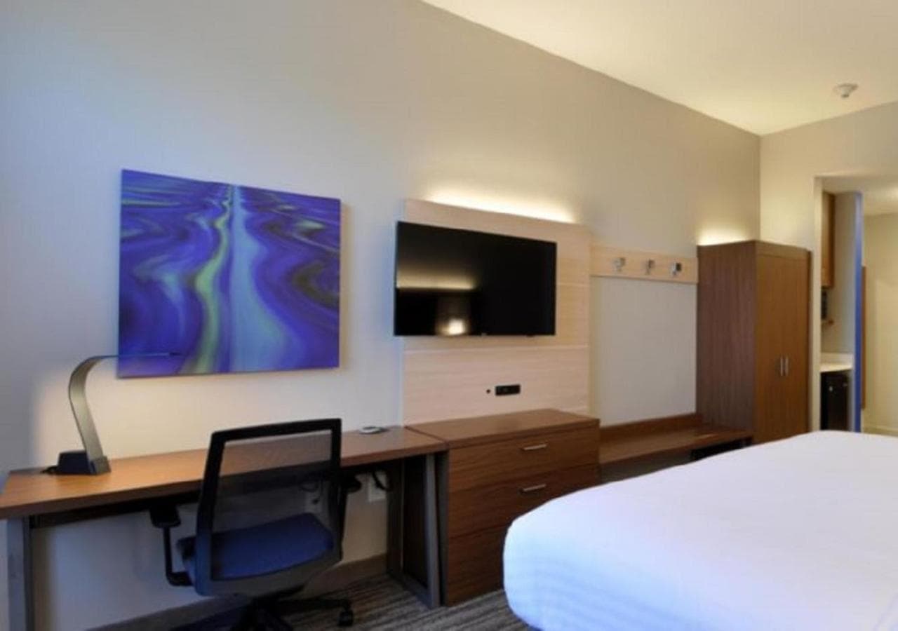 Holiday Inn Express Quantico - Stafford by IHG gallery photo in Stafford, VA — image 6
