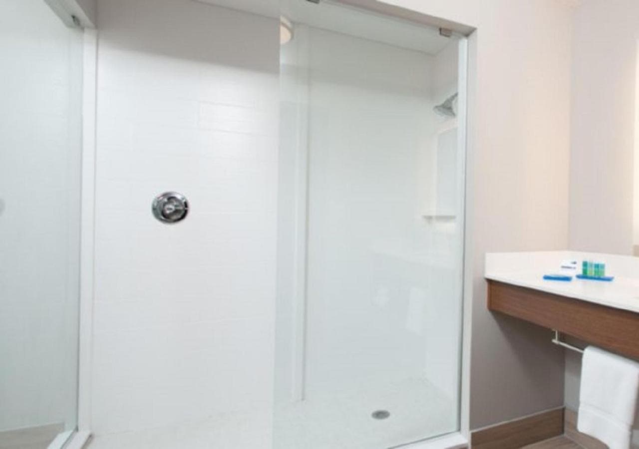 Holiday Inn Express Quantico - Stafford by IHG gallery photo in Stafford, VA — image 40