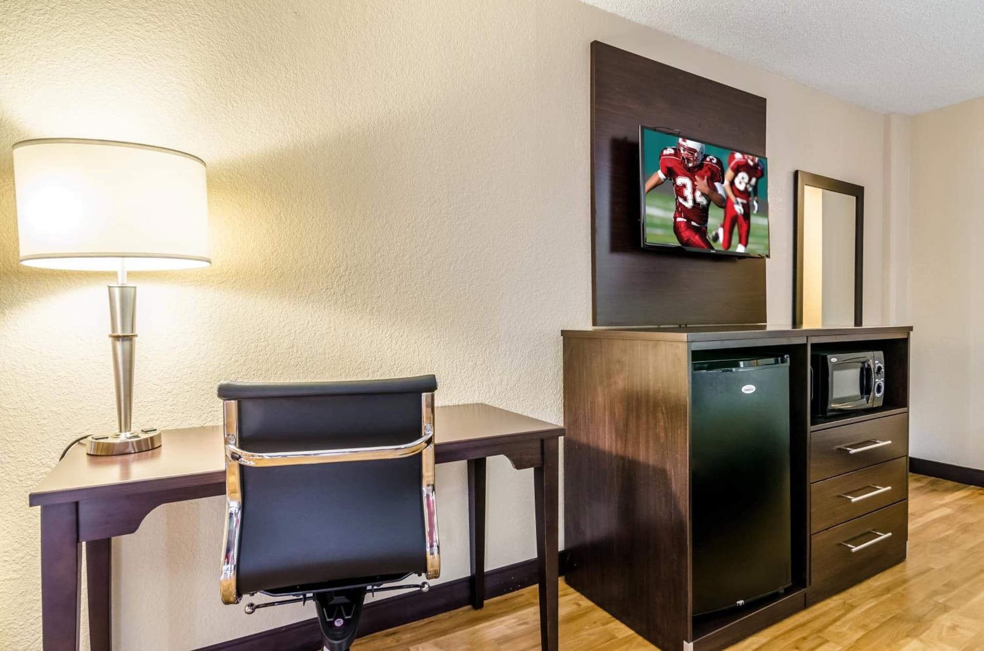 Red Roof Inn PLUS+ Wichita East gallery photo in Wichita, KS — image 56