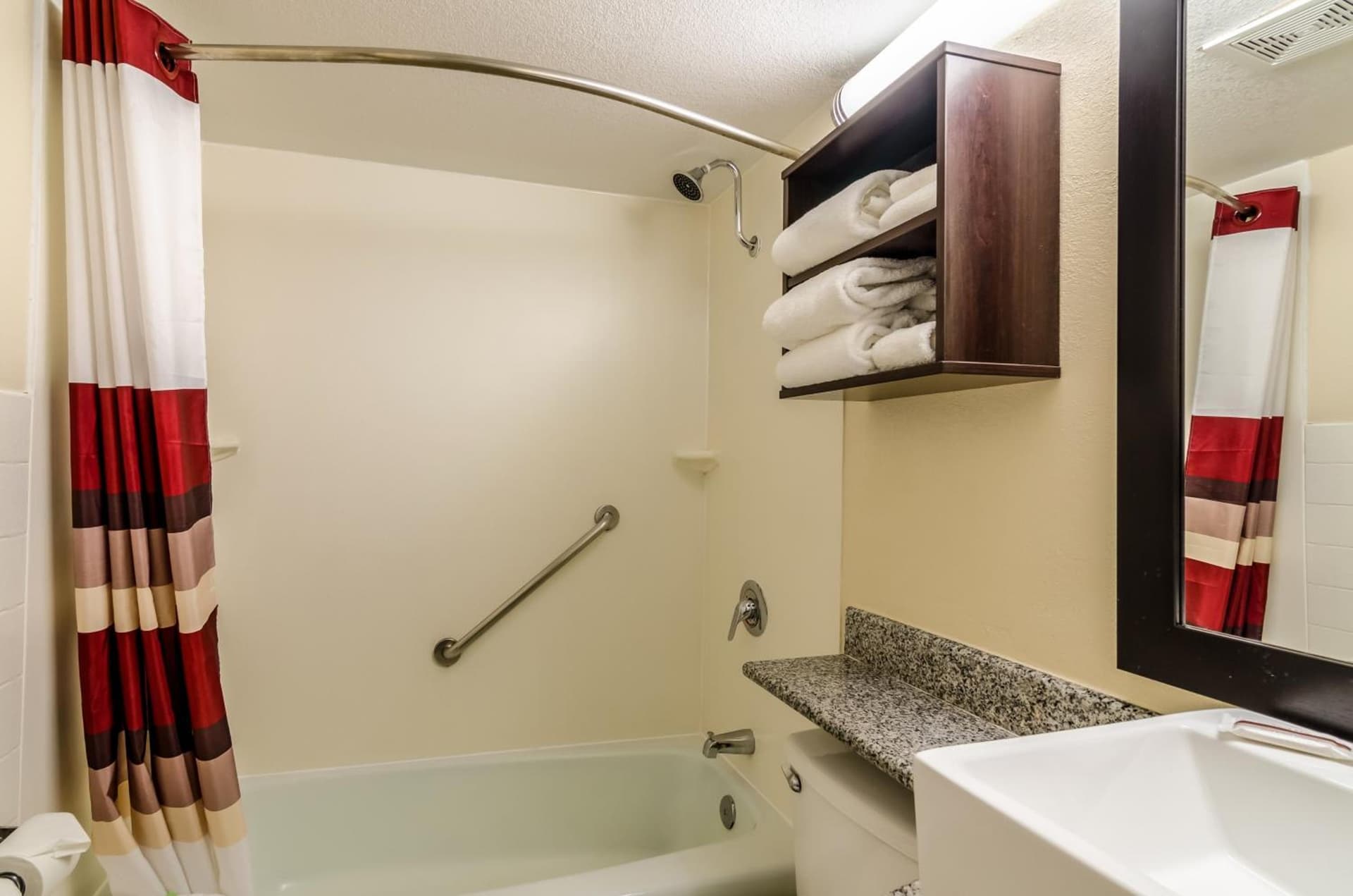 Red Roof Inn PLUS+ Wichita East gallery photo in Wichita, KS — image 27