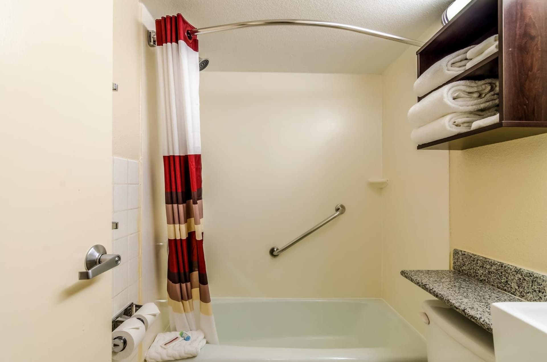 Red Roof Inn PLUS+ Wichita East gallery photo in Wichita, KS — image 83