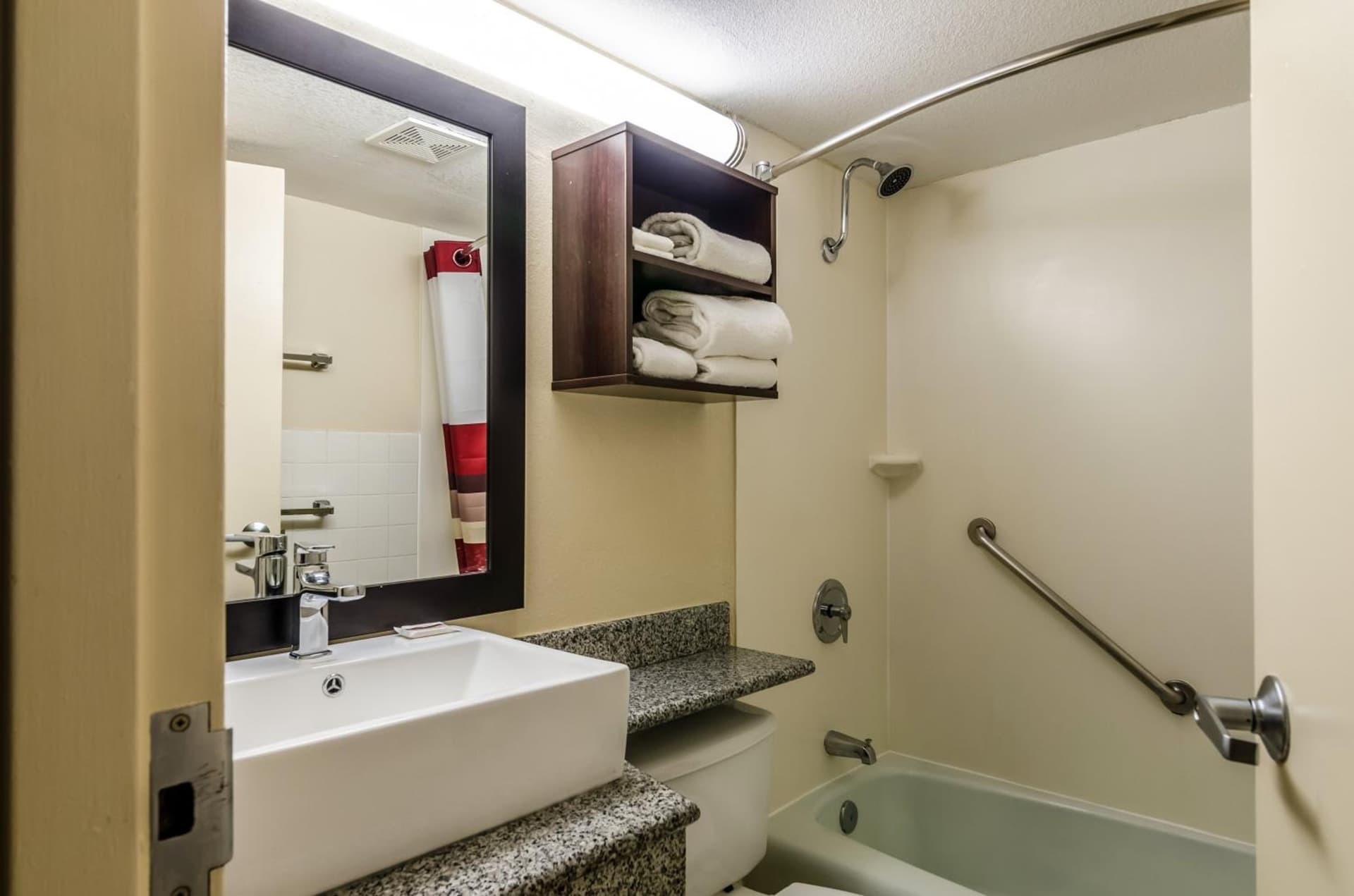 Red Roof Inn PLUS+ Wichita East gallery photo in Wichita, KS — image 41
