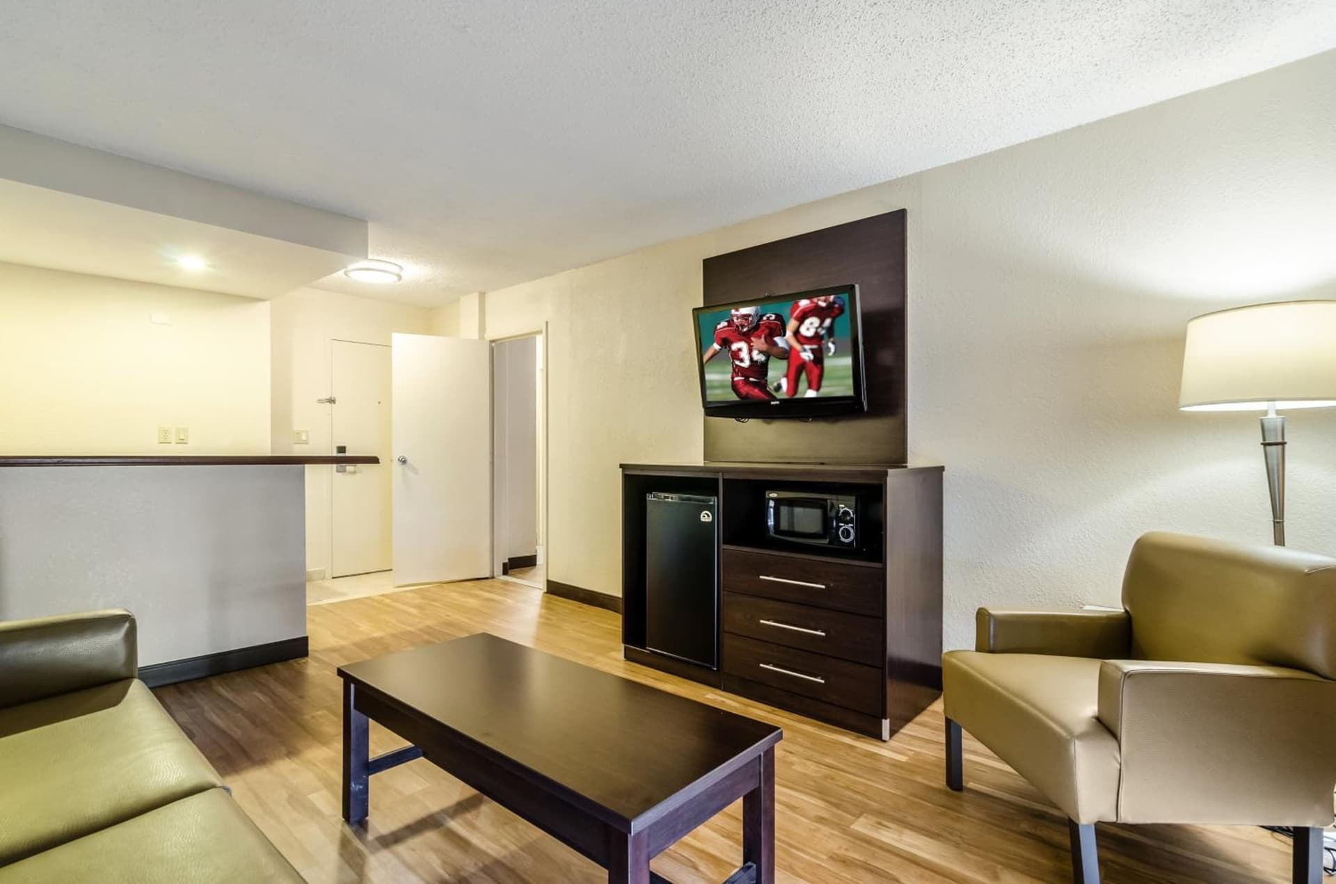 Red Roof Inn PLUS+ Wichita East gallery photo in Wichita, KS — image 51