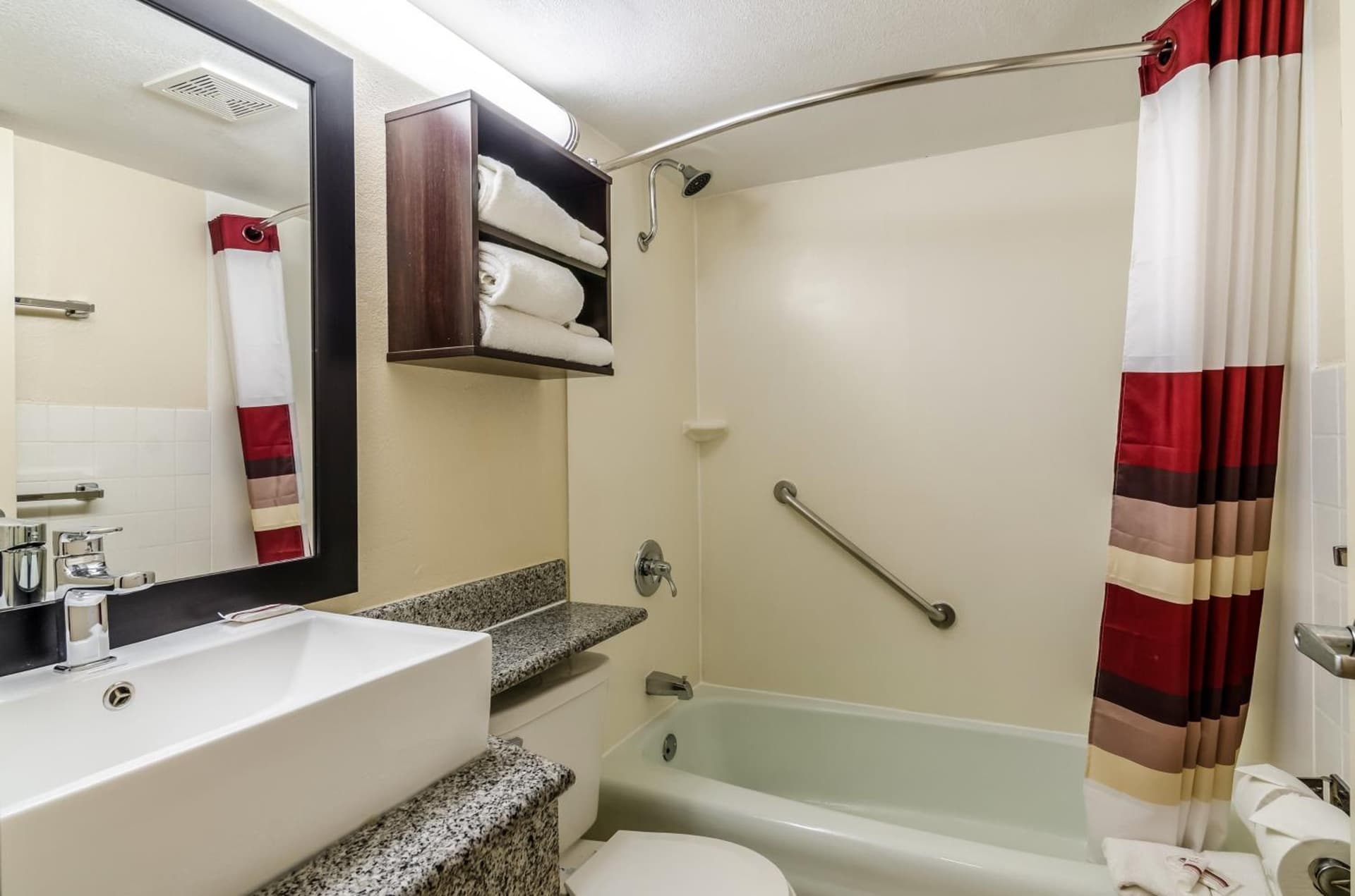 Red Roof Inn PLUS+ Wichita East gallery photo in Wichita, KS — image 31