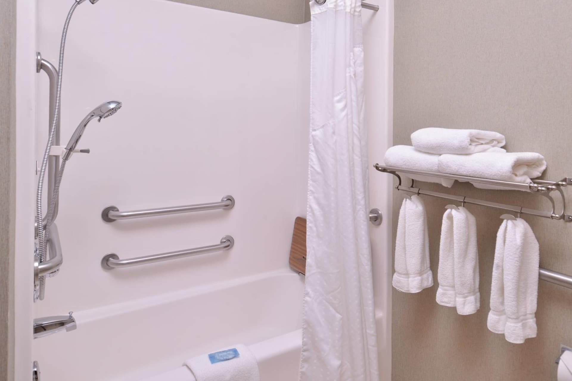 Holiday Inn Express & Suites Topeka West I-70 Wanamaker by IHG gallery photo in Topeka, KS — image 14