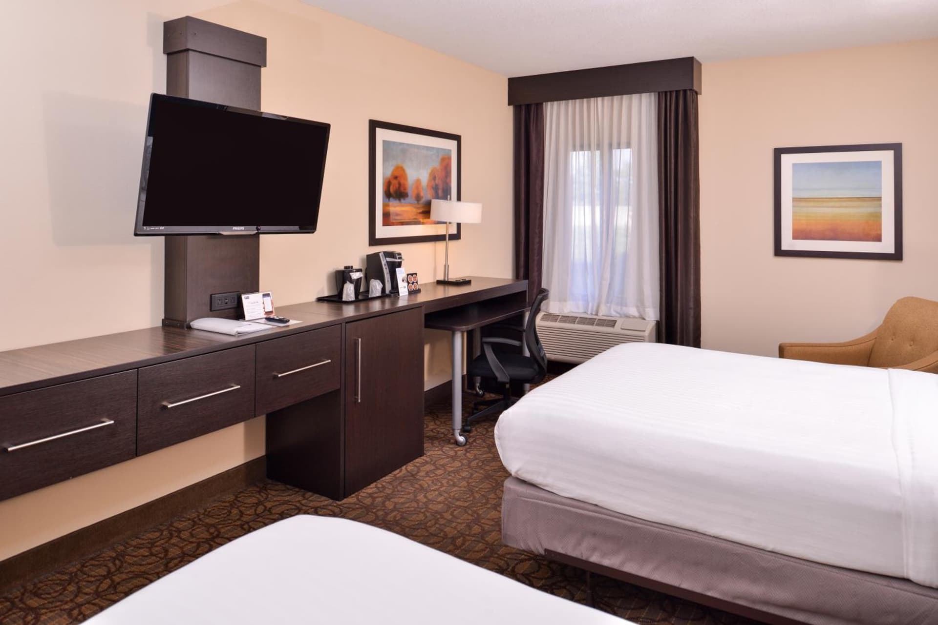 Holiday Inn Express & Suites Topeka West I-70 Wanamaker by IHG gallery photo in Topeka, KS — image 25