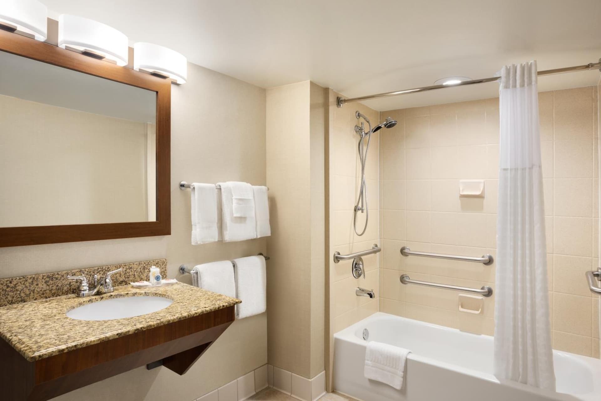 Comfort Inn & Suites Presidential gallery photo in Little Rock, AR — image 19