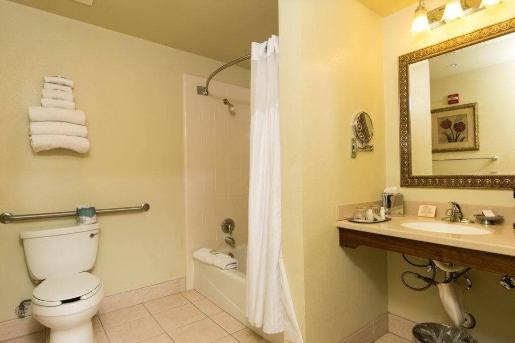 Hotel Diamond property views in Chico, CA — gallery photo 3