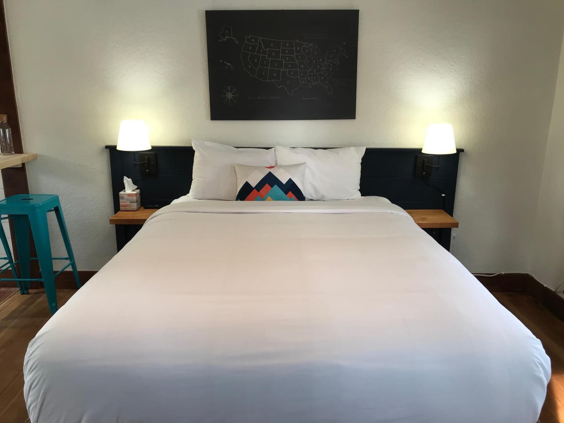 The Stranger Lodge - Pet Friendly interior in Sisters, OR — gallery photo 2
