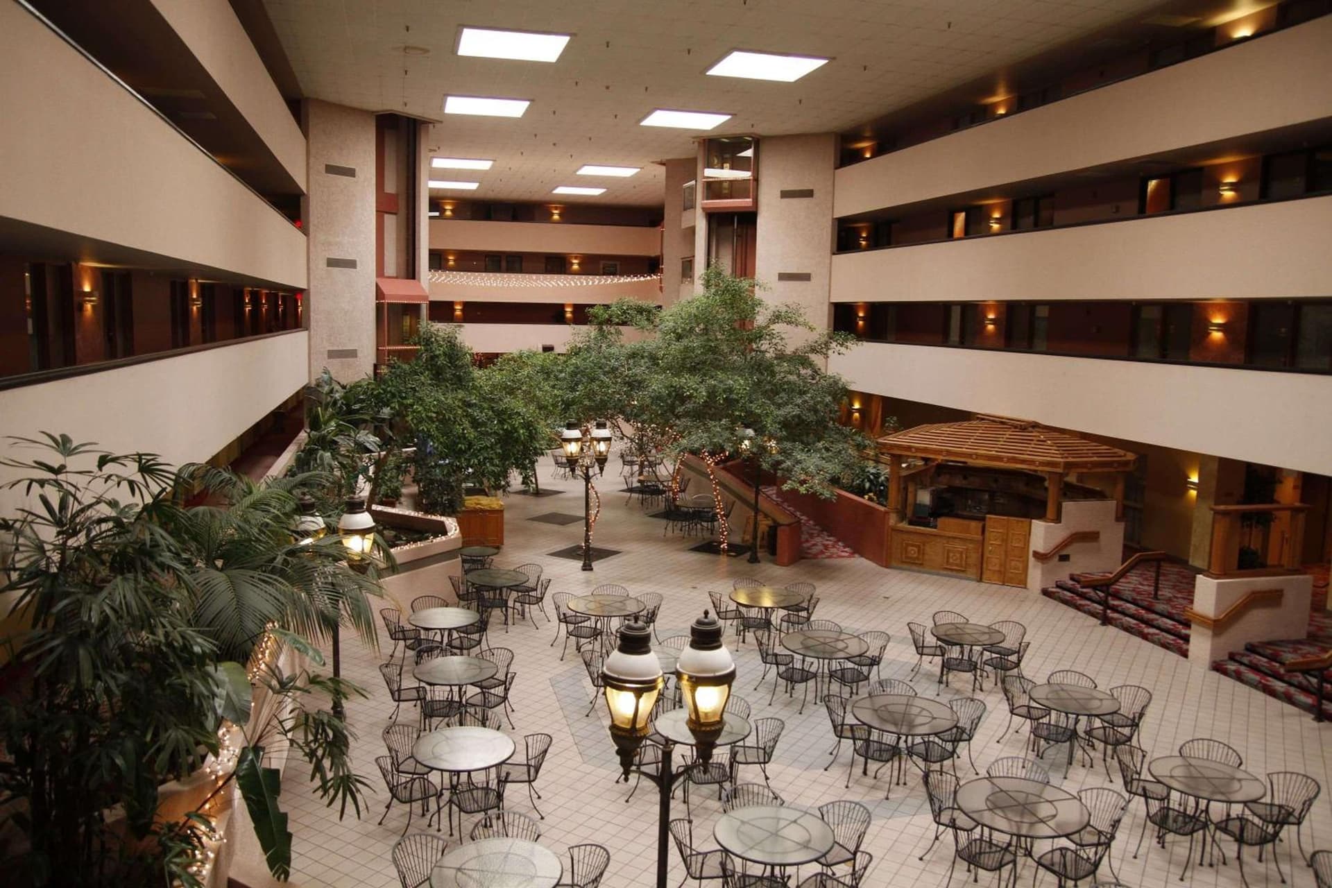 Ramada by Wyndham Viscount Suites Tucson East gallery photo in Tucson, AZ — image 6
