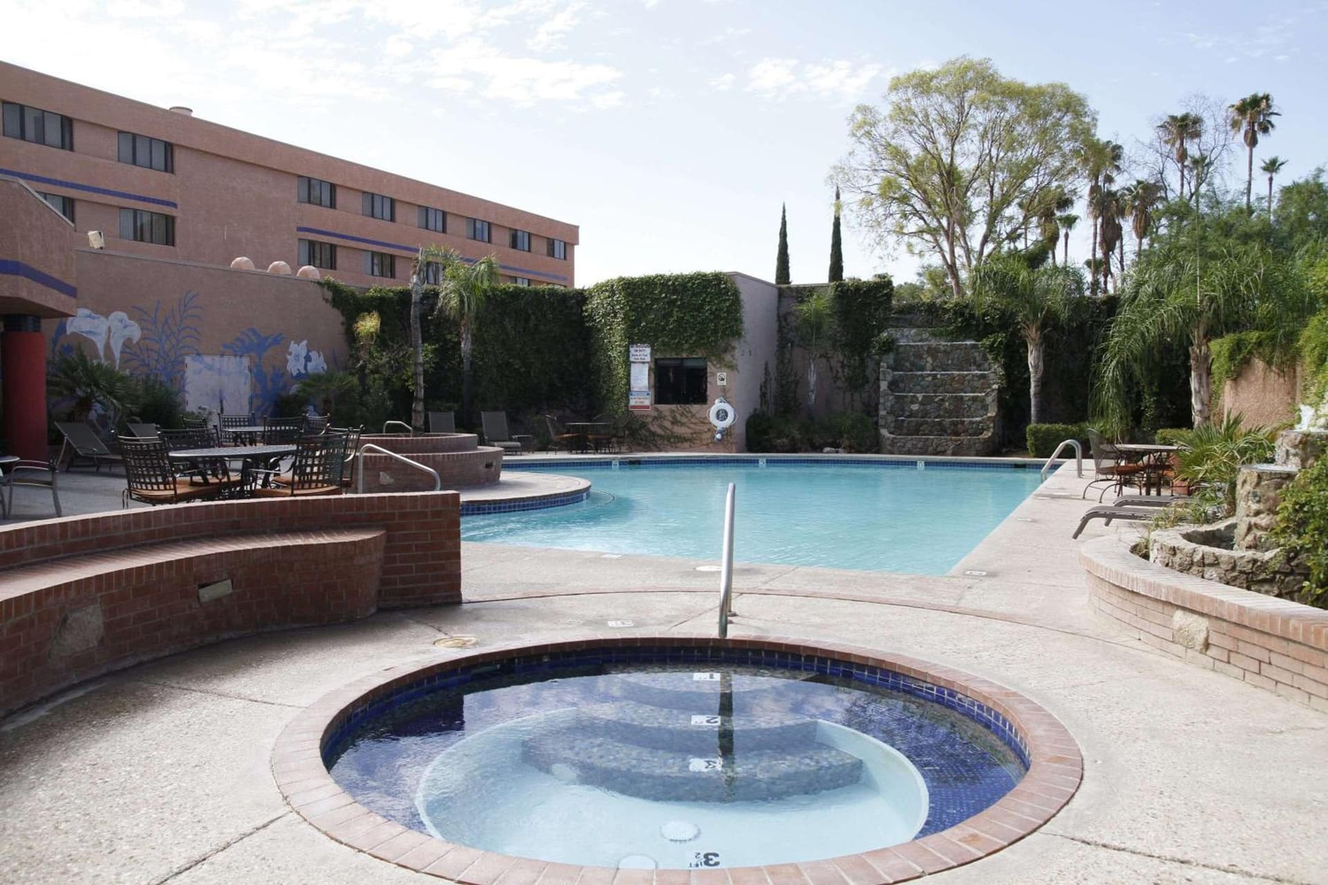 Ramada by Wyndham Viscount Suites Tucson East gallery photo in Tucson, AZ — image 55