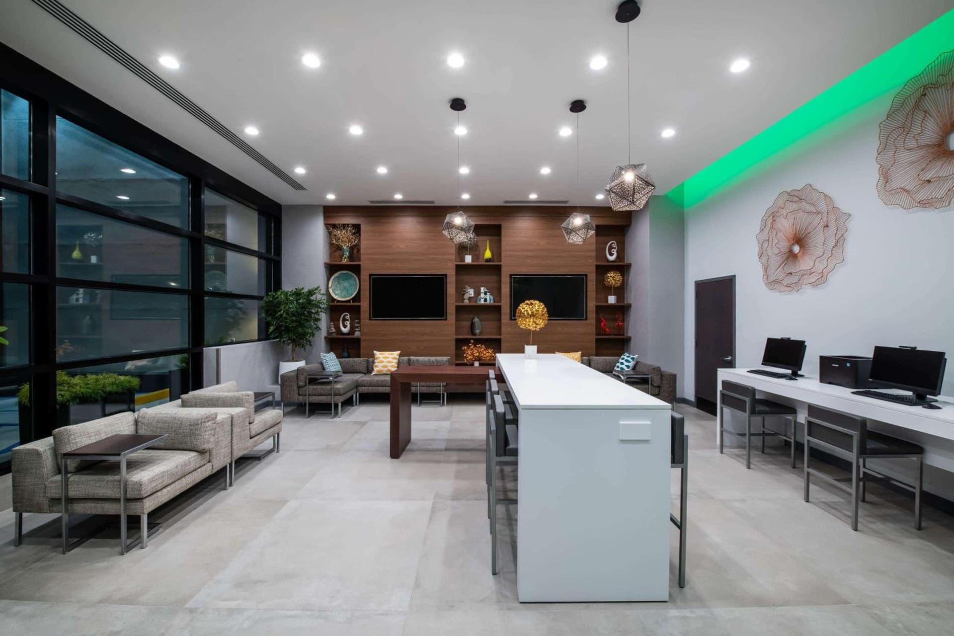 Wingate by Wyndham Long Island City gallery photo in Queens, NY — image 21