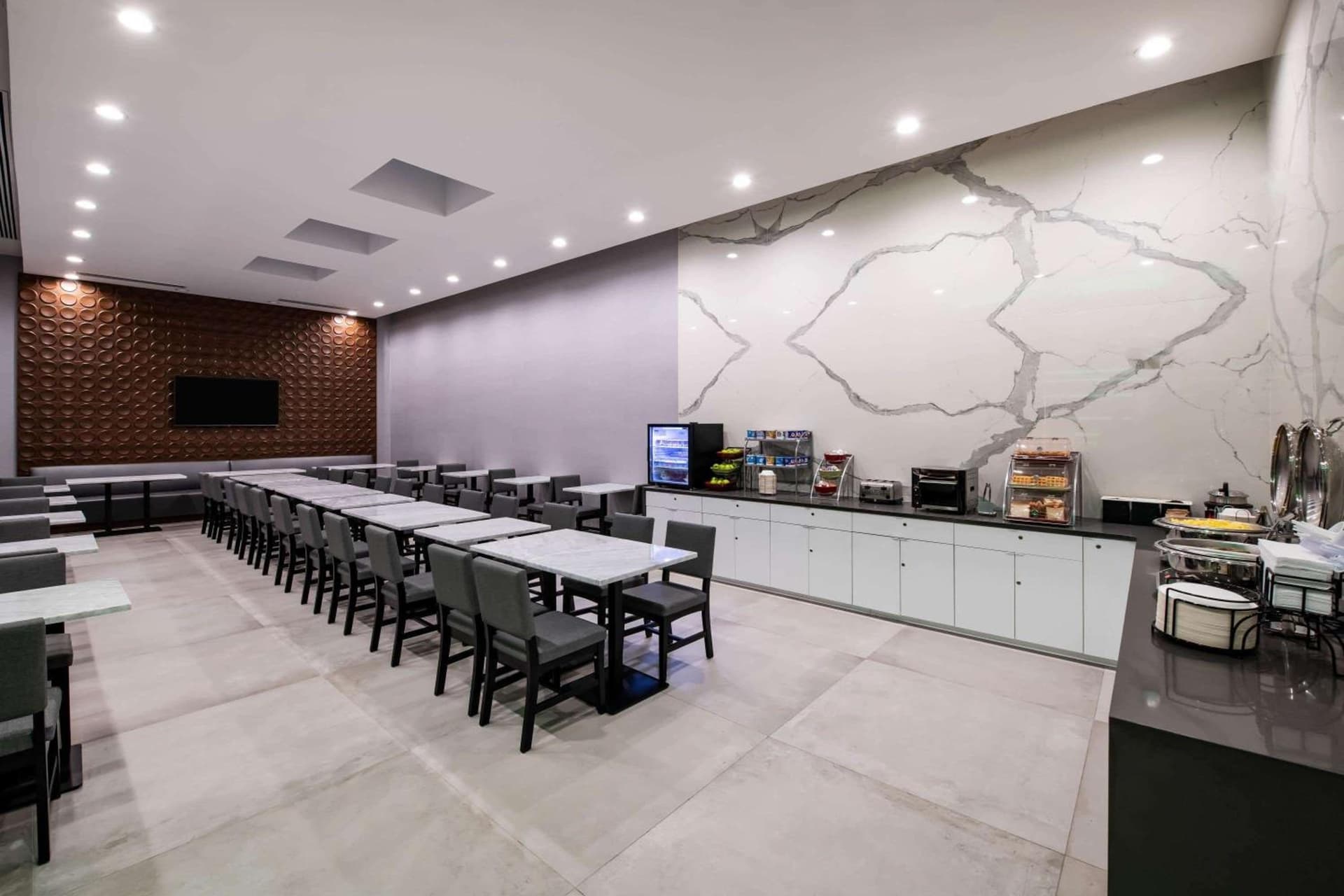 Wingate by Wyndham Long Island City gallery photo in Queens, NY — image 36