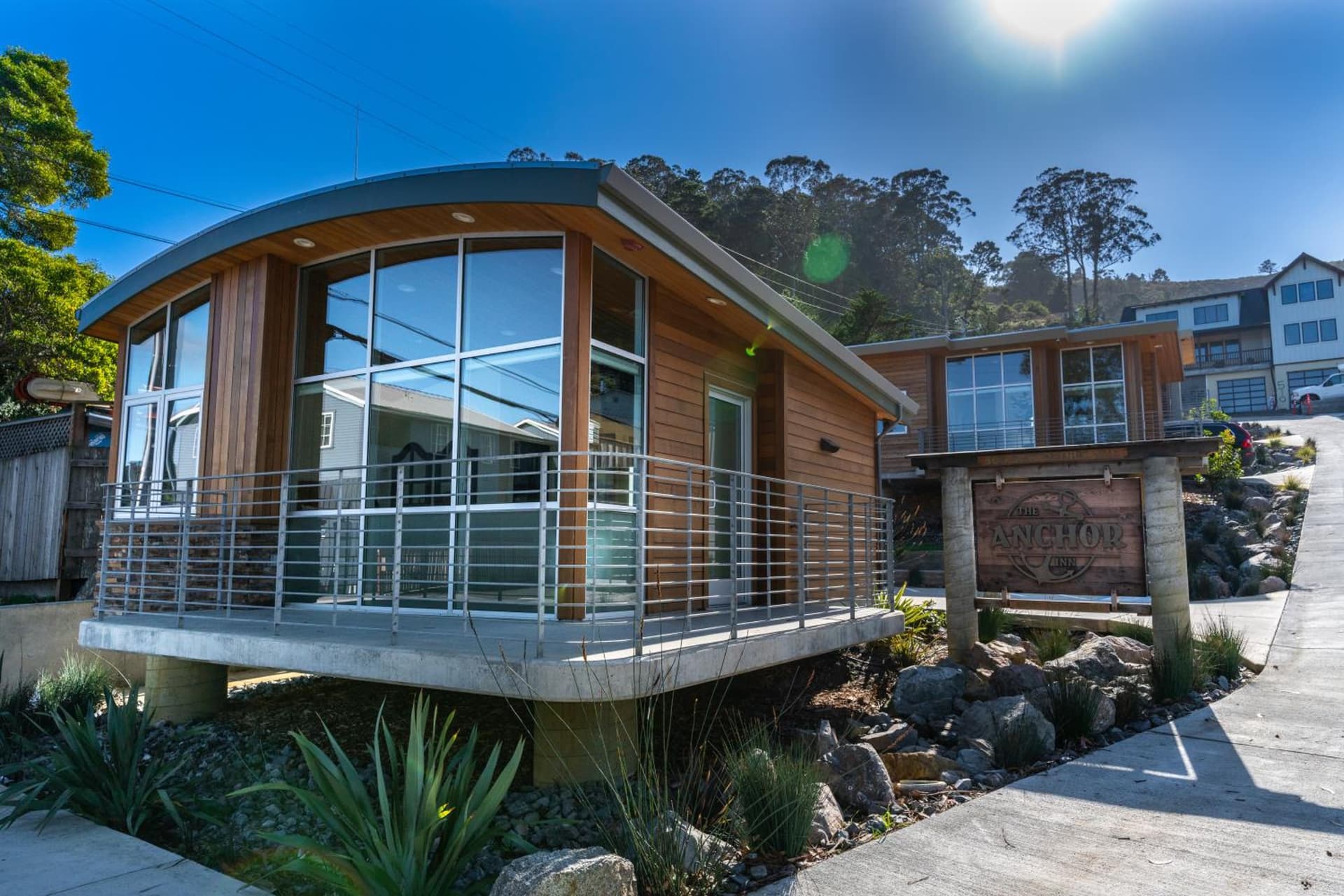 Anchor Inn Pacifica featured exterior or lobby in Pacifica, CA — similar hotel