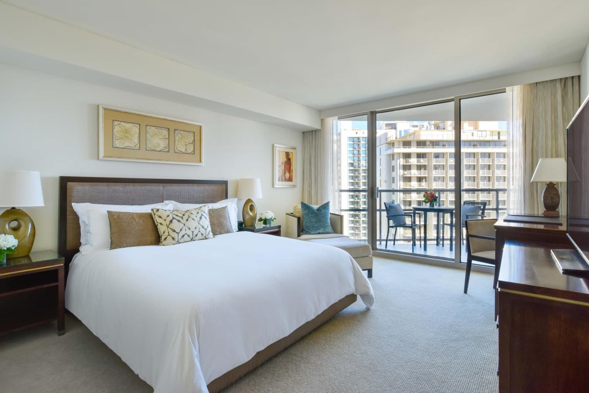 Ka Laʻi Waikiki Beach, LXR Hotels & Resorts gallery photo in Honolulu, HI — image 31