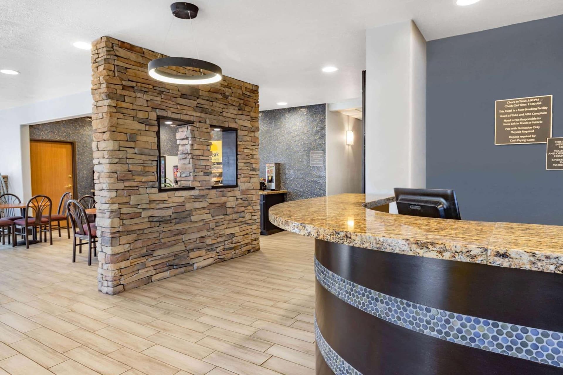 Days Inn by Wyndham Bernalillo gallery photo in Bernalillo, NM — image 21